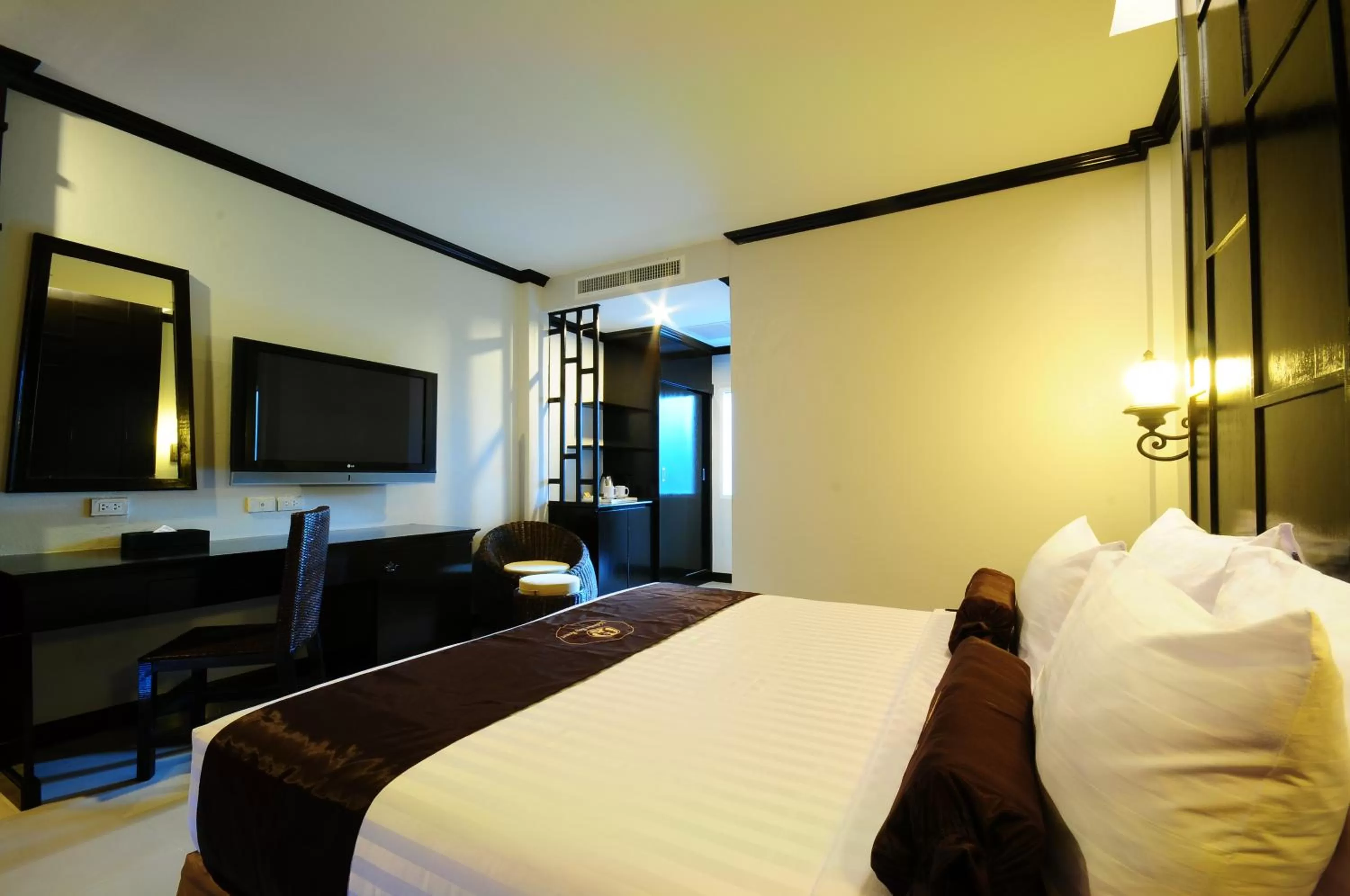 Bed in Maleedee Bay Resort