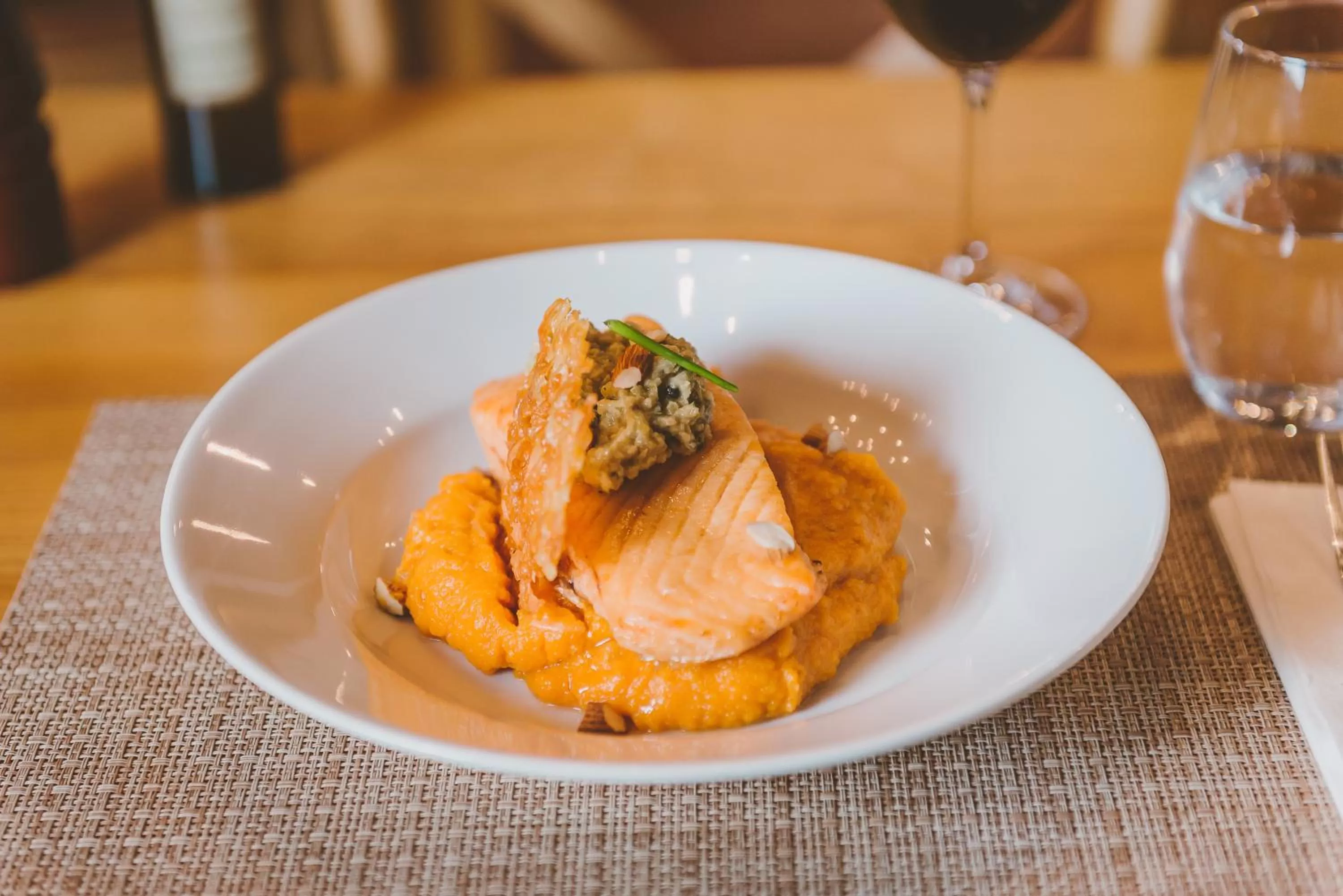 Restaurant/places to eat, Food in Bemar Carmelo Hotel