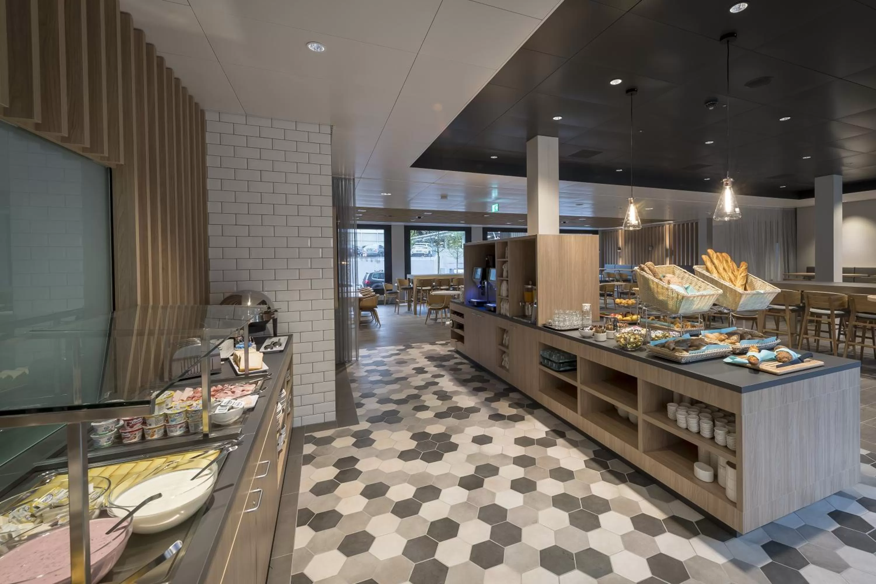 Restaurant/places to eat in Holiday Inn Express - Luzern - Kriens by IHG