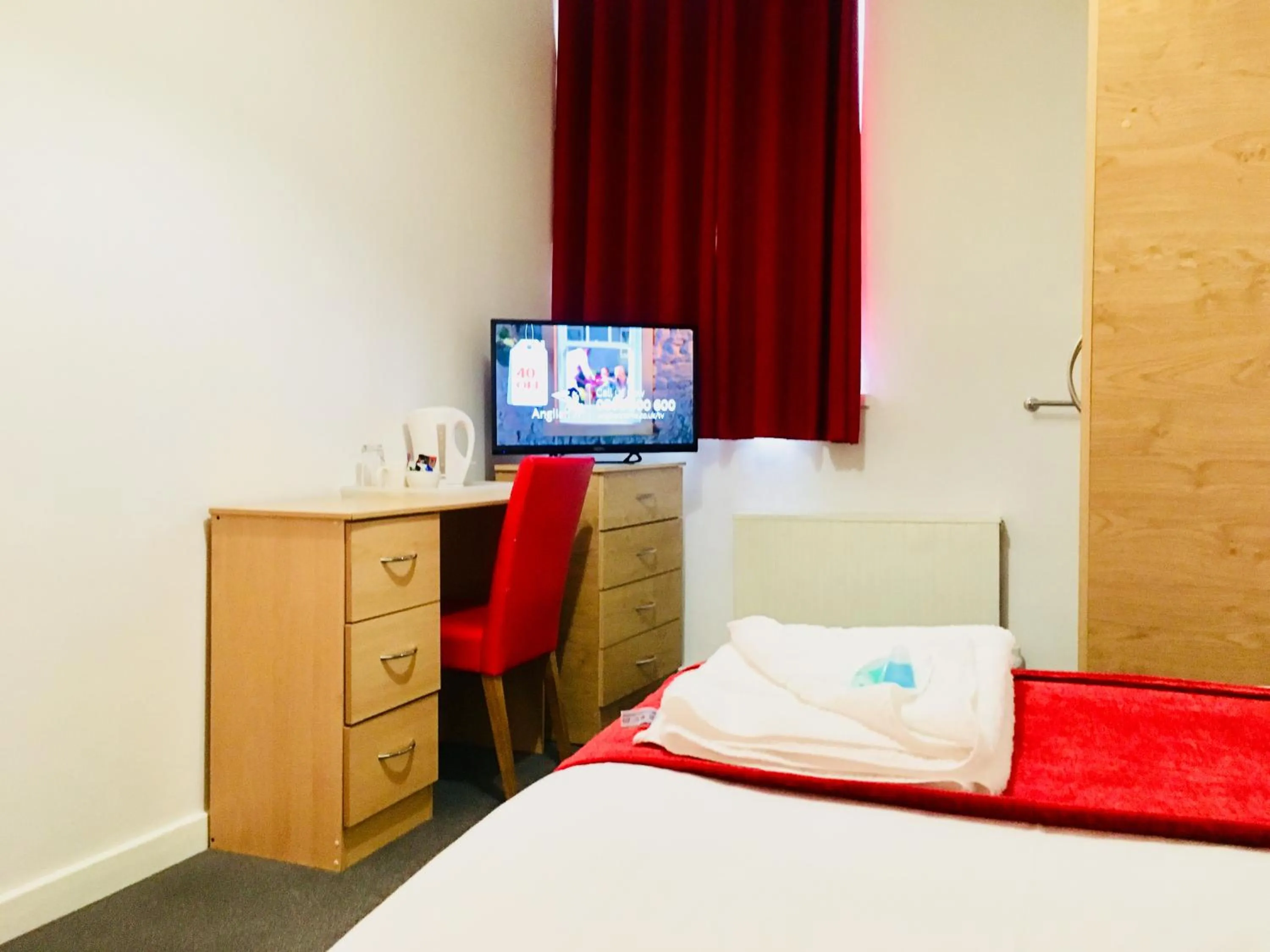 Standard Single Room with Shared Bathroom in Hotel Express Newcastle Gateshead