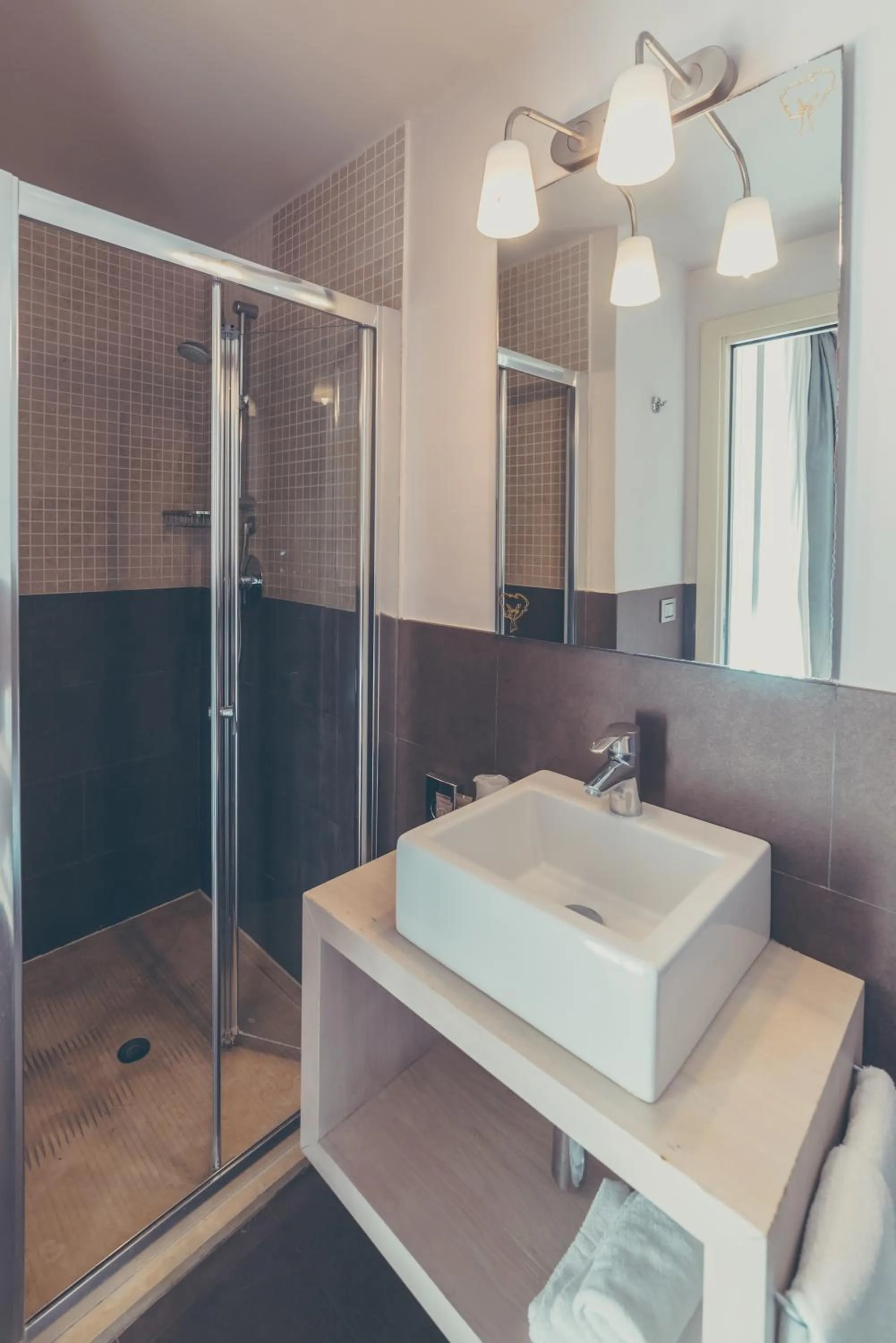 Shower in Il Piccolo Giardino GH ***Superior