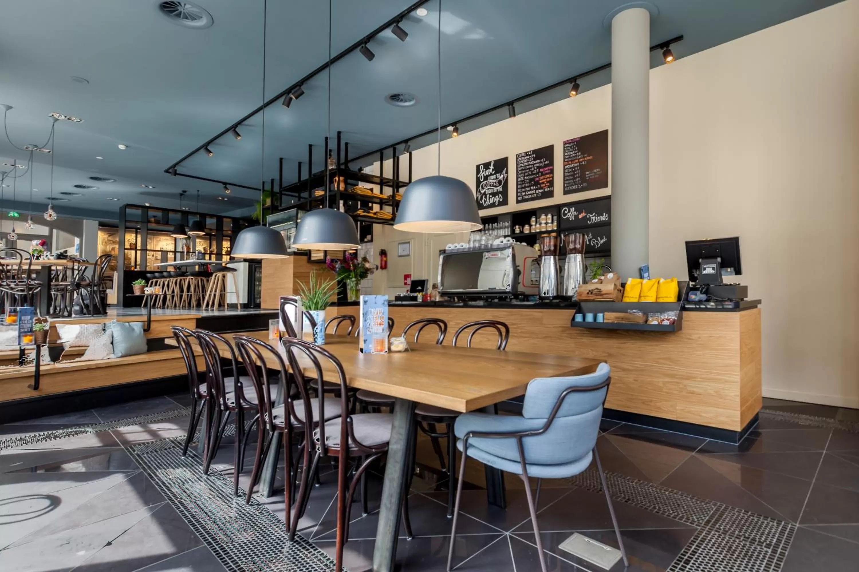 Restaurant/places to eat in Hotel Die Port van Cleve