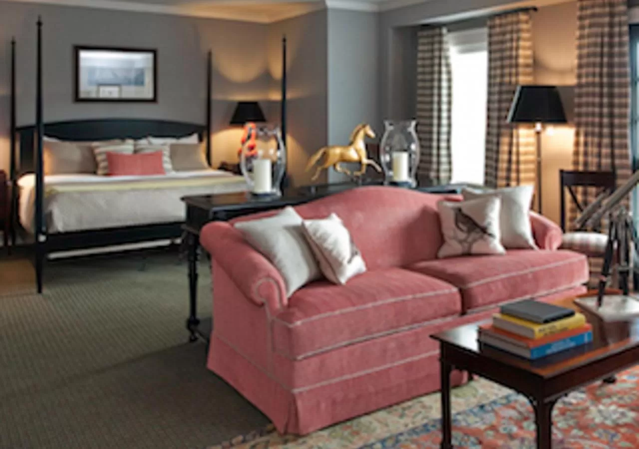 King Suite with Sofa Bed in Colgate Inn