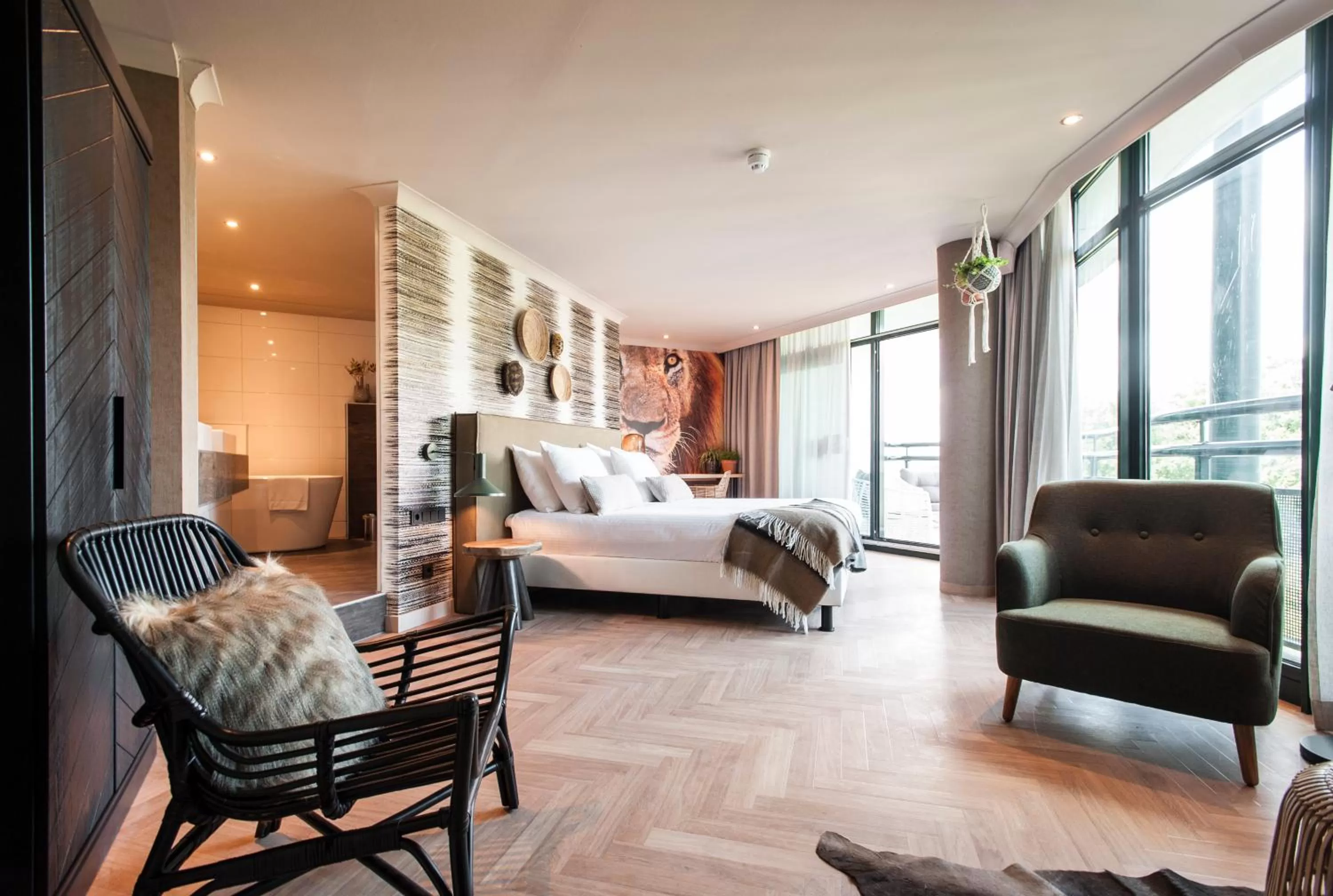 Photo of the whole room, Bed in Van der Valk Theaterhotel Almelo