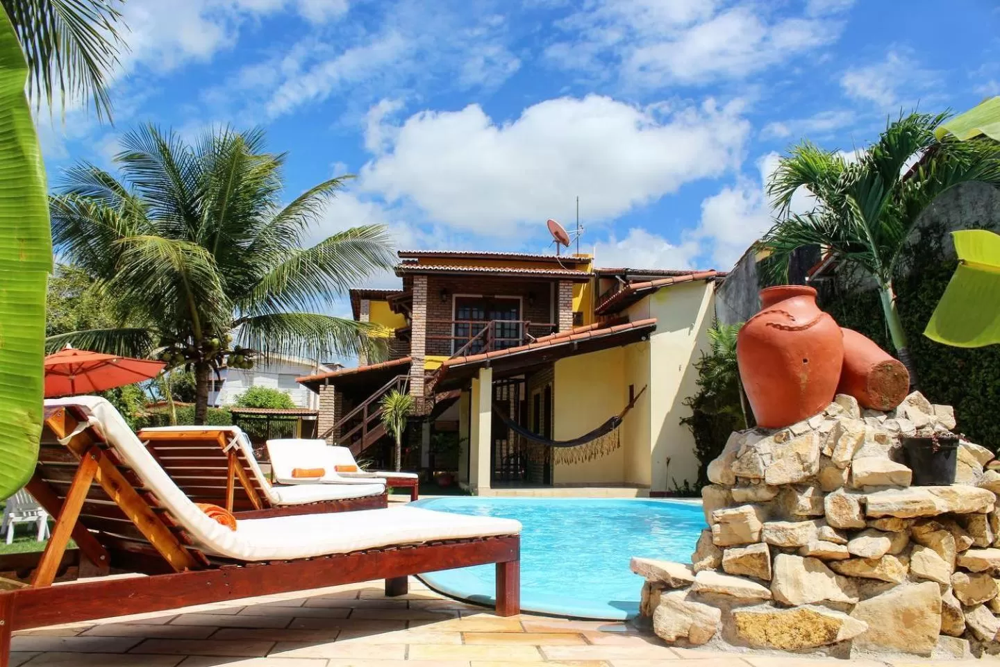 Swimming pool in Pousada Ello