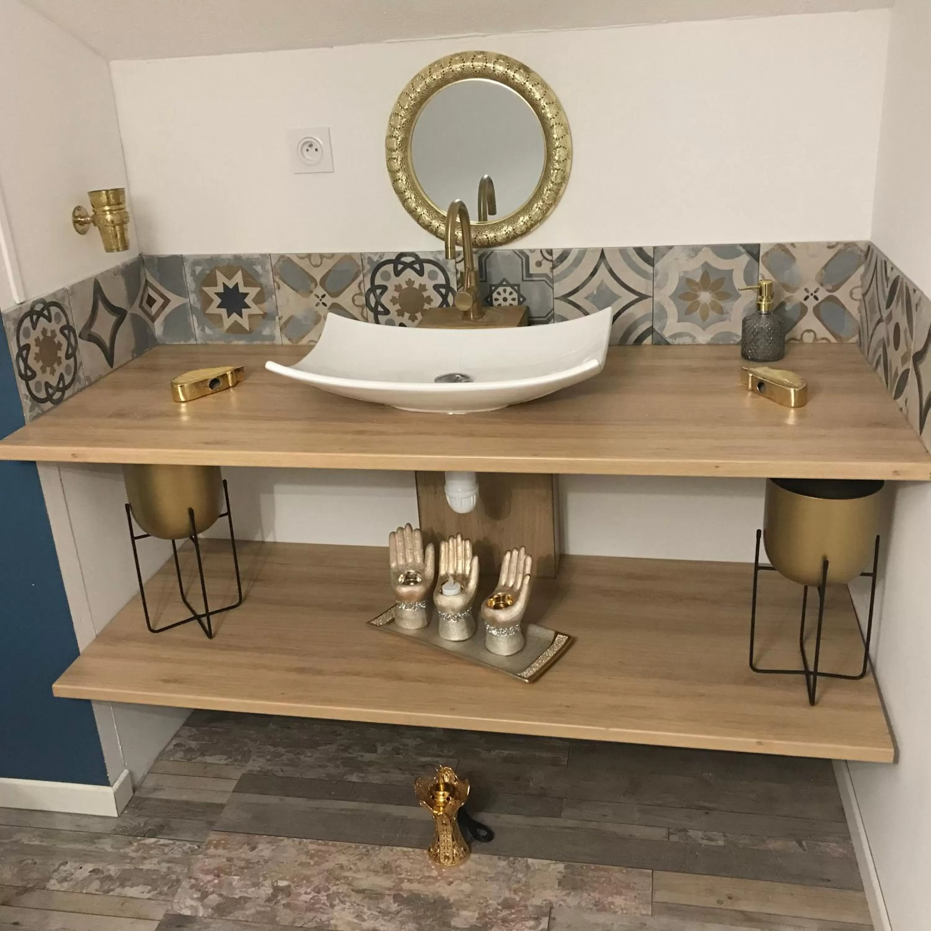 Bathroom in Aux 3 Nuances Suites Privatives & Spa