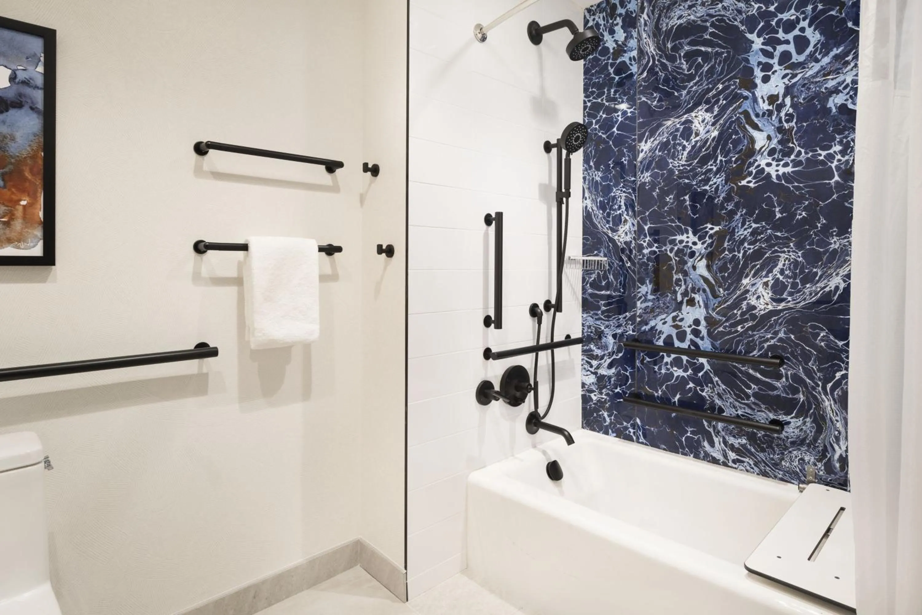 Bathroom in Cascade Hotel, Kansas City, a Tribute Portfolio Hotel