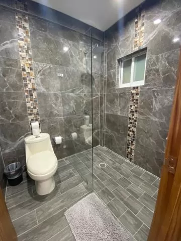 Shower in HOTEL EL CORAL