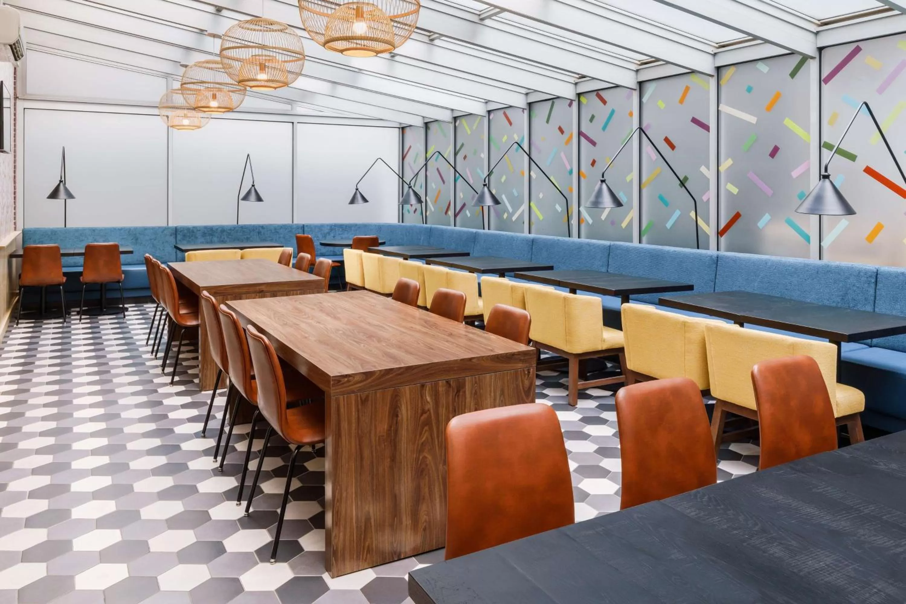 Dining area in Hampton Inn Manhattan-35th St Empire State Bldg