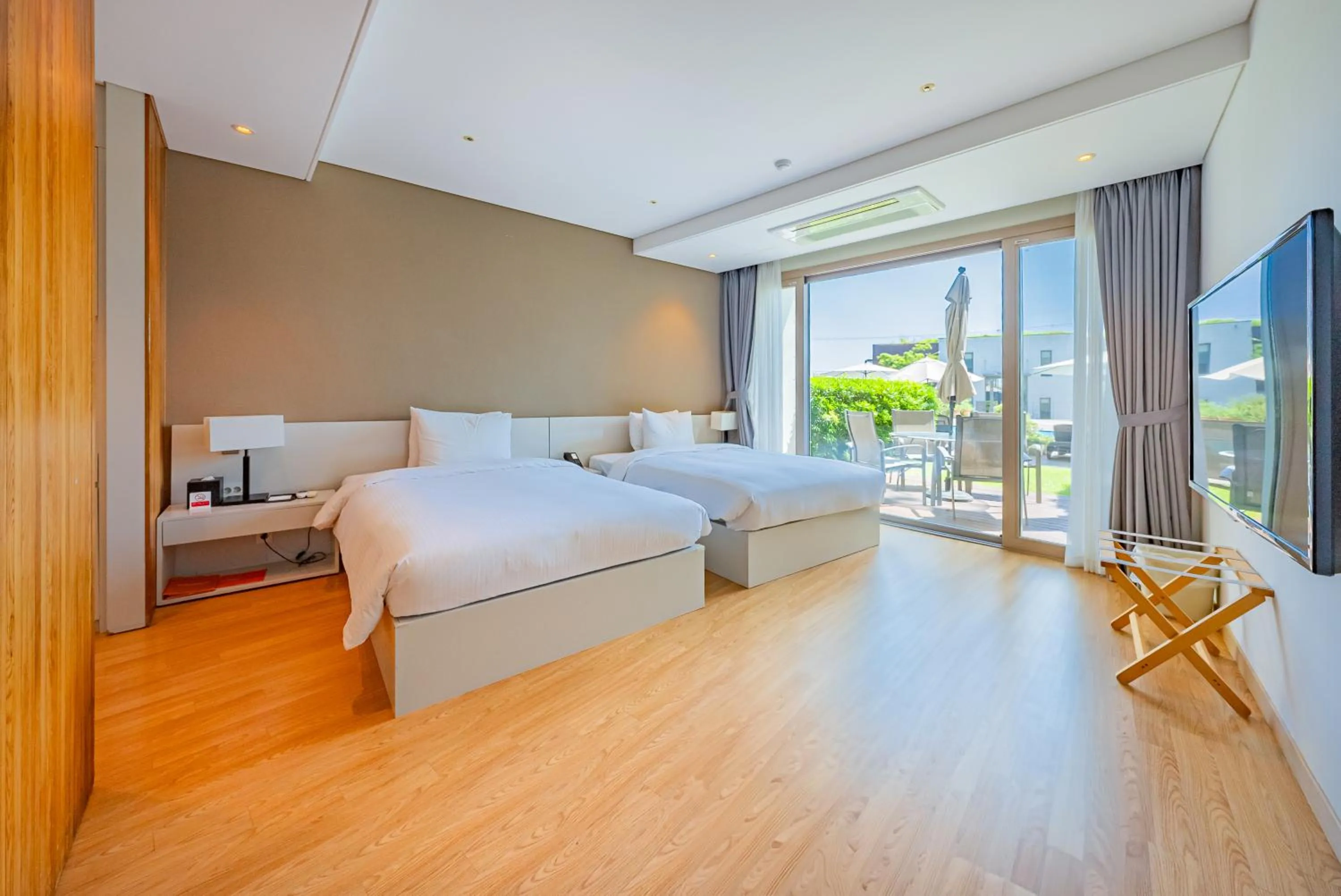 Bed in The Grand Sumorum