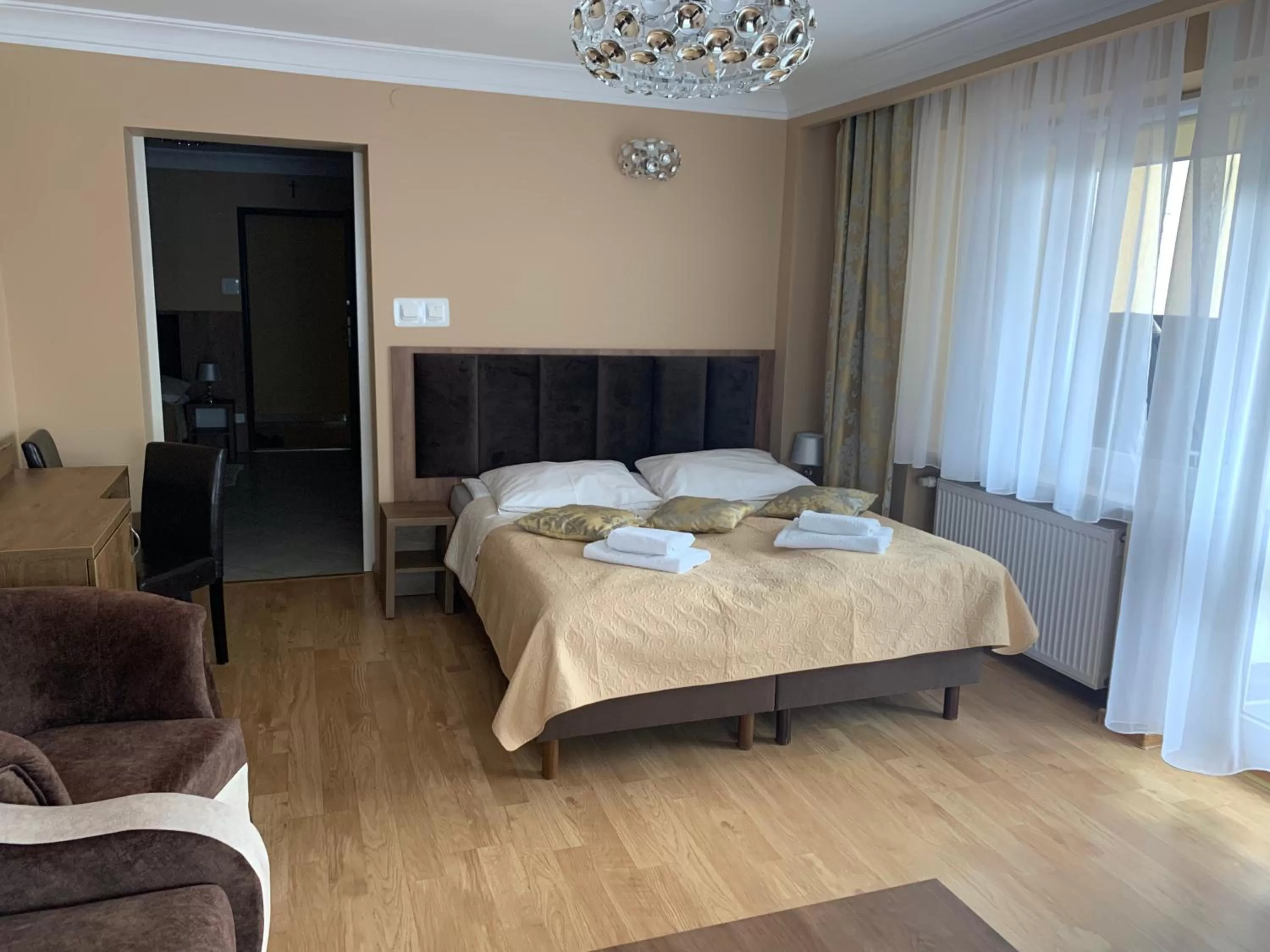 Photo of the whole room, Bed in Stratos