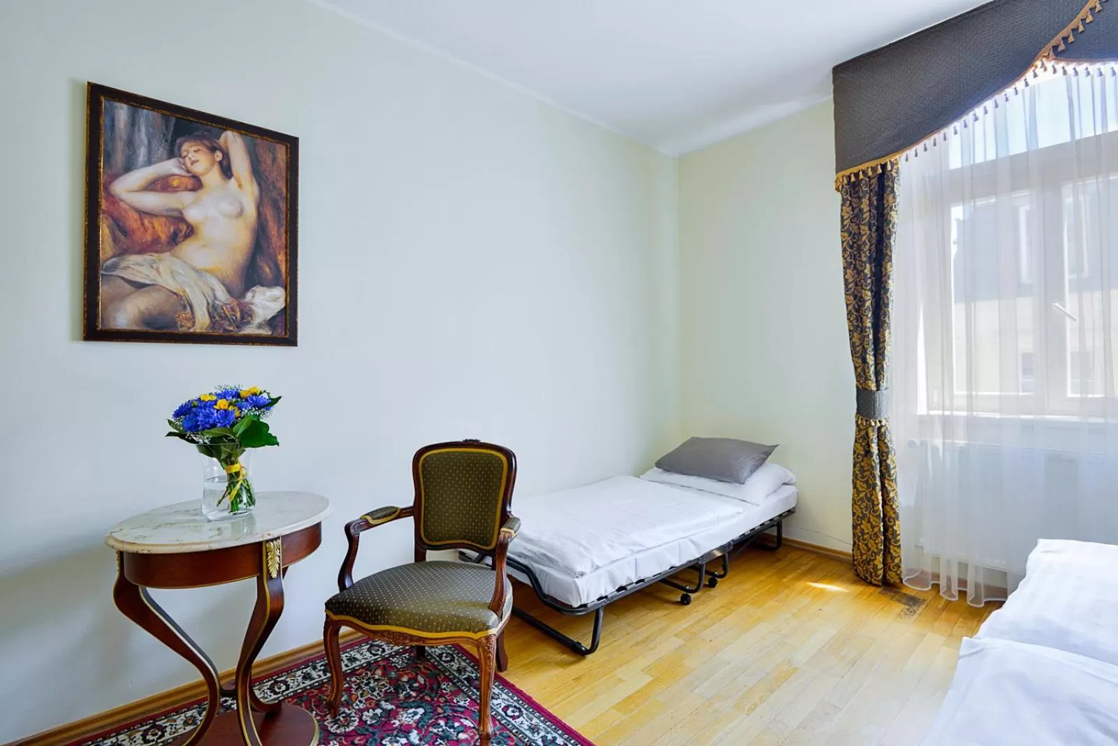 Bed in Residence Romanza