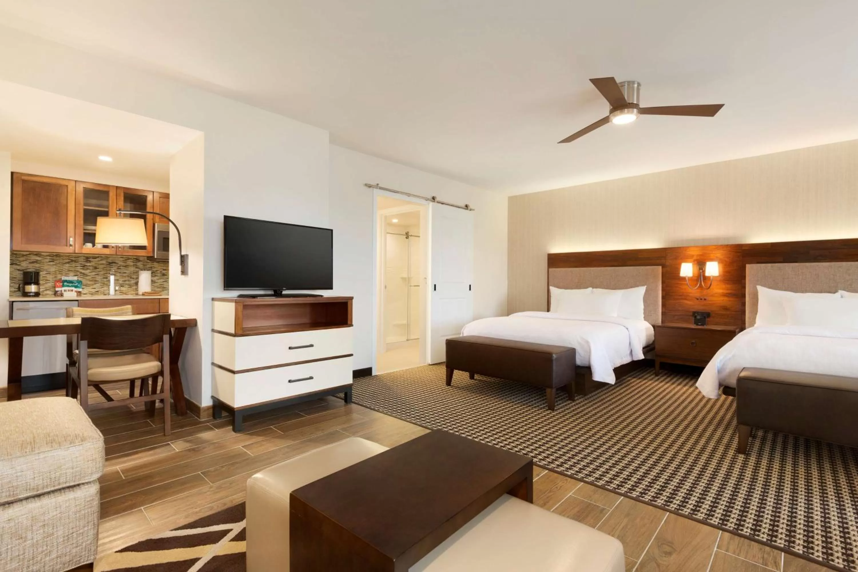 Living room, Bed in Homewood Suites By Hilton Augusta