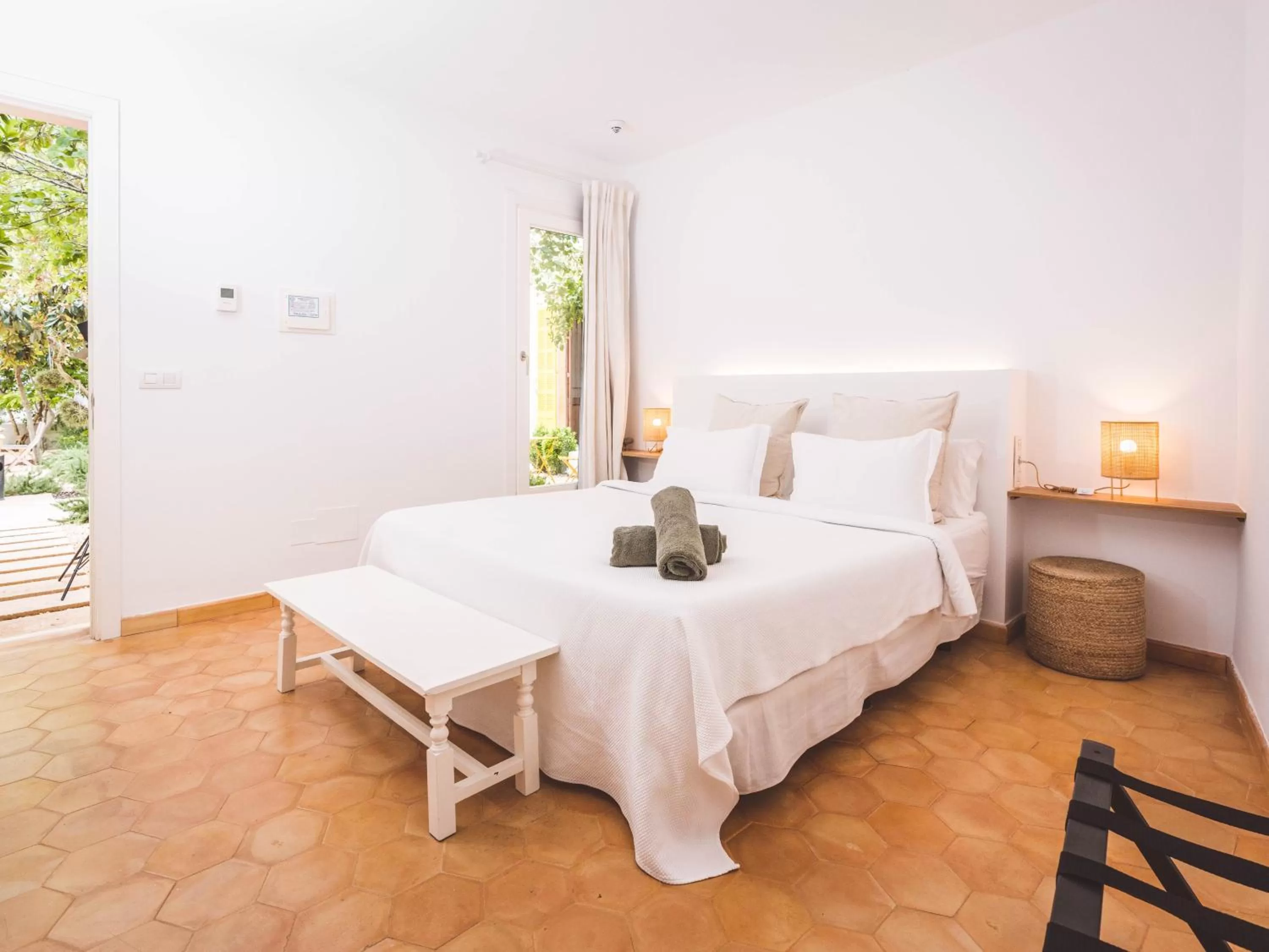 Garden view, Bed in Hotel Boutique Can Pocovi