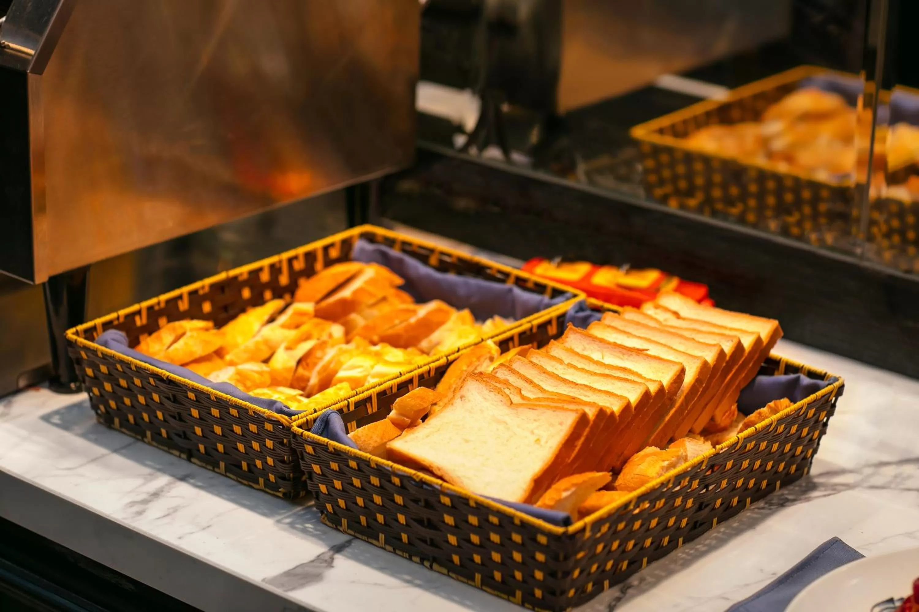 Food and drinks in Hanoi Paradise Center Hotel & Spa