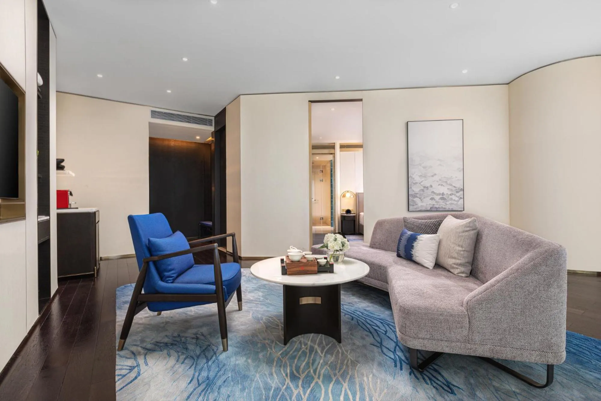 Living room in HUALUXE Shanghai Changfeng Park - Park Lake View