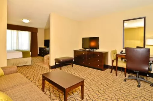 Holiday Inn Express & Suites - Williston by IHG