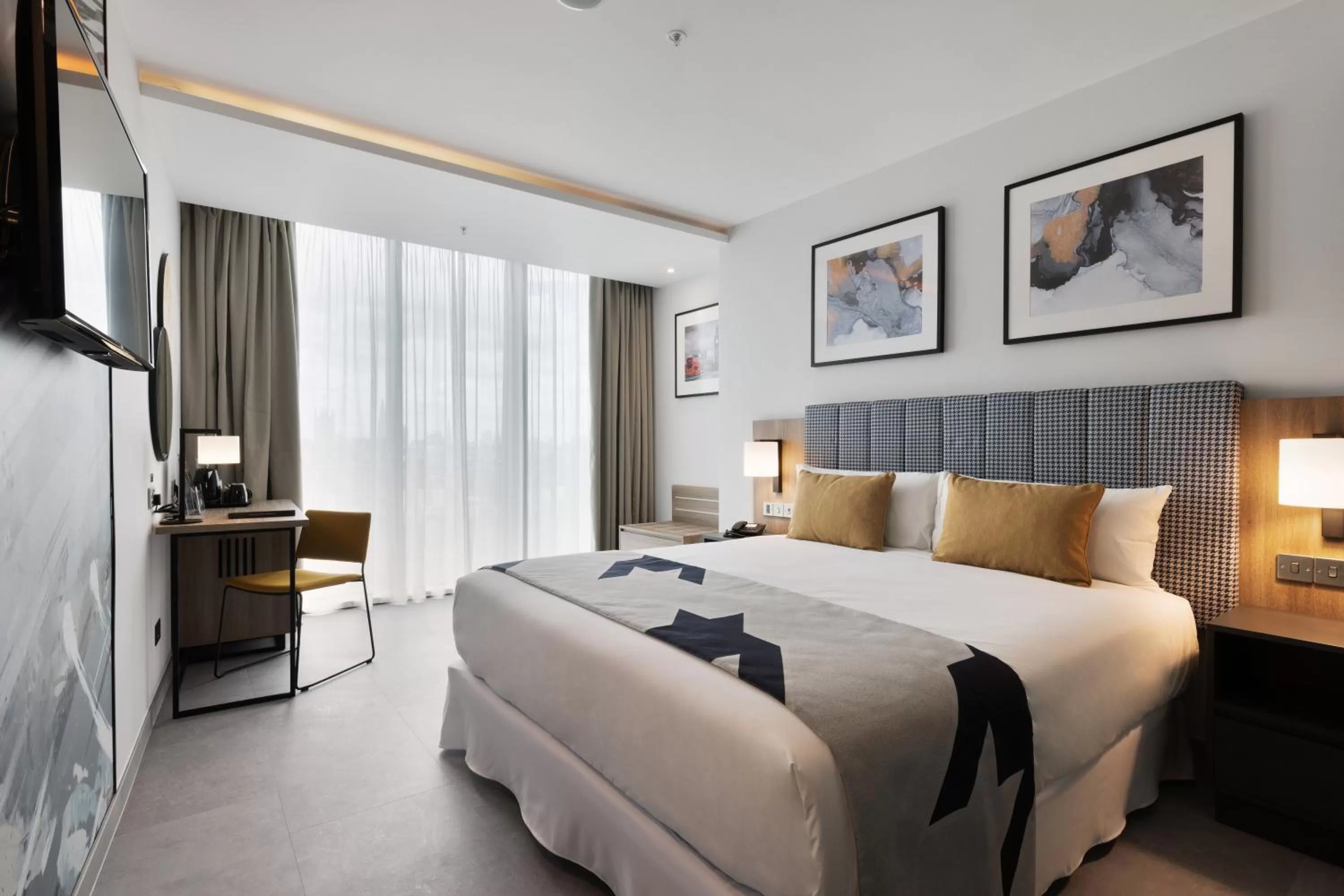 Coffee/tea facilities, Bed in Riu Plaza London Victoria