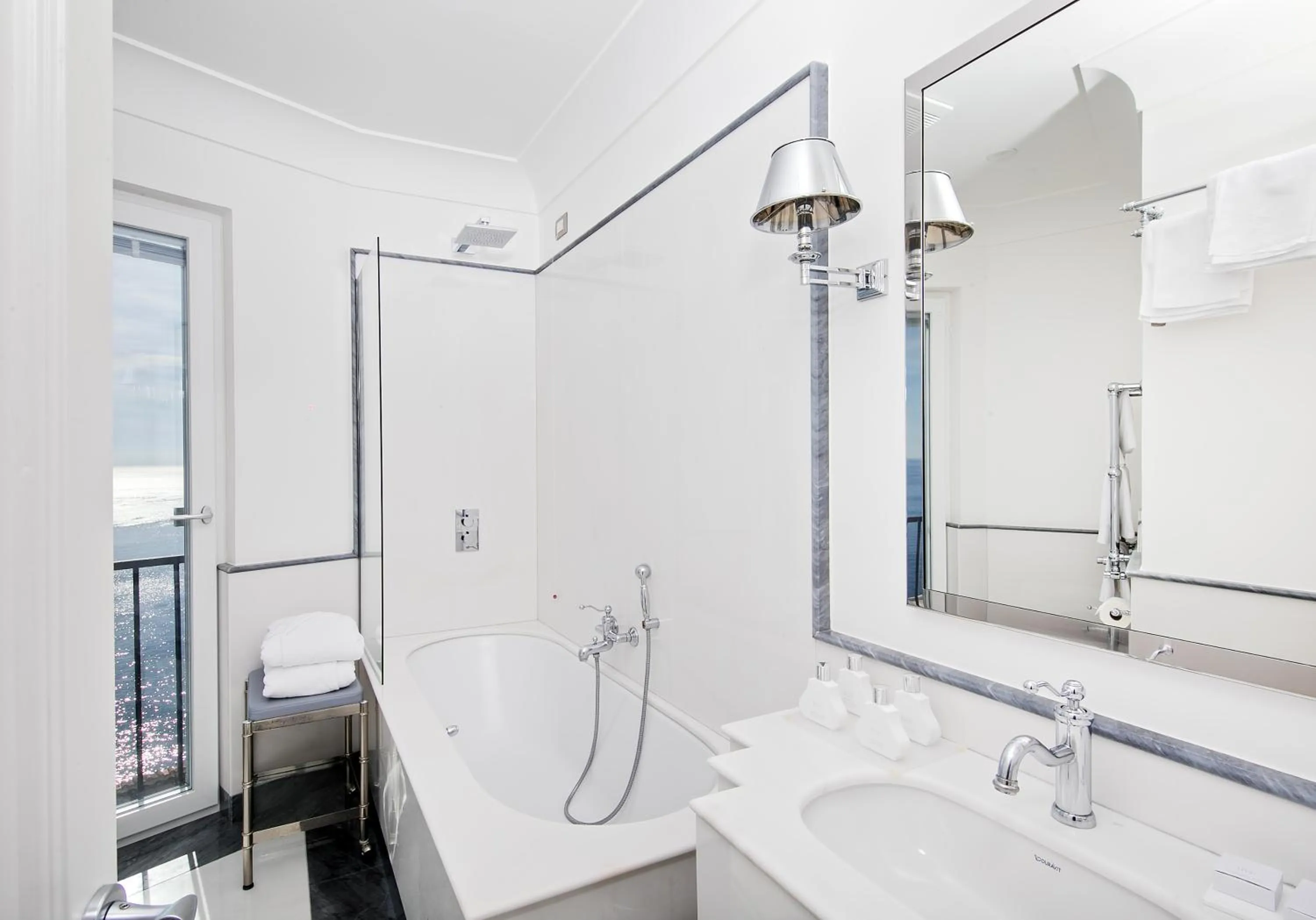 Bathroom in Hotel Villa Franca