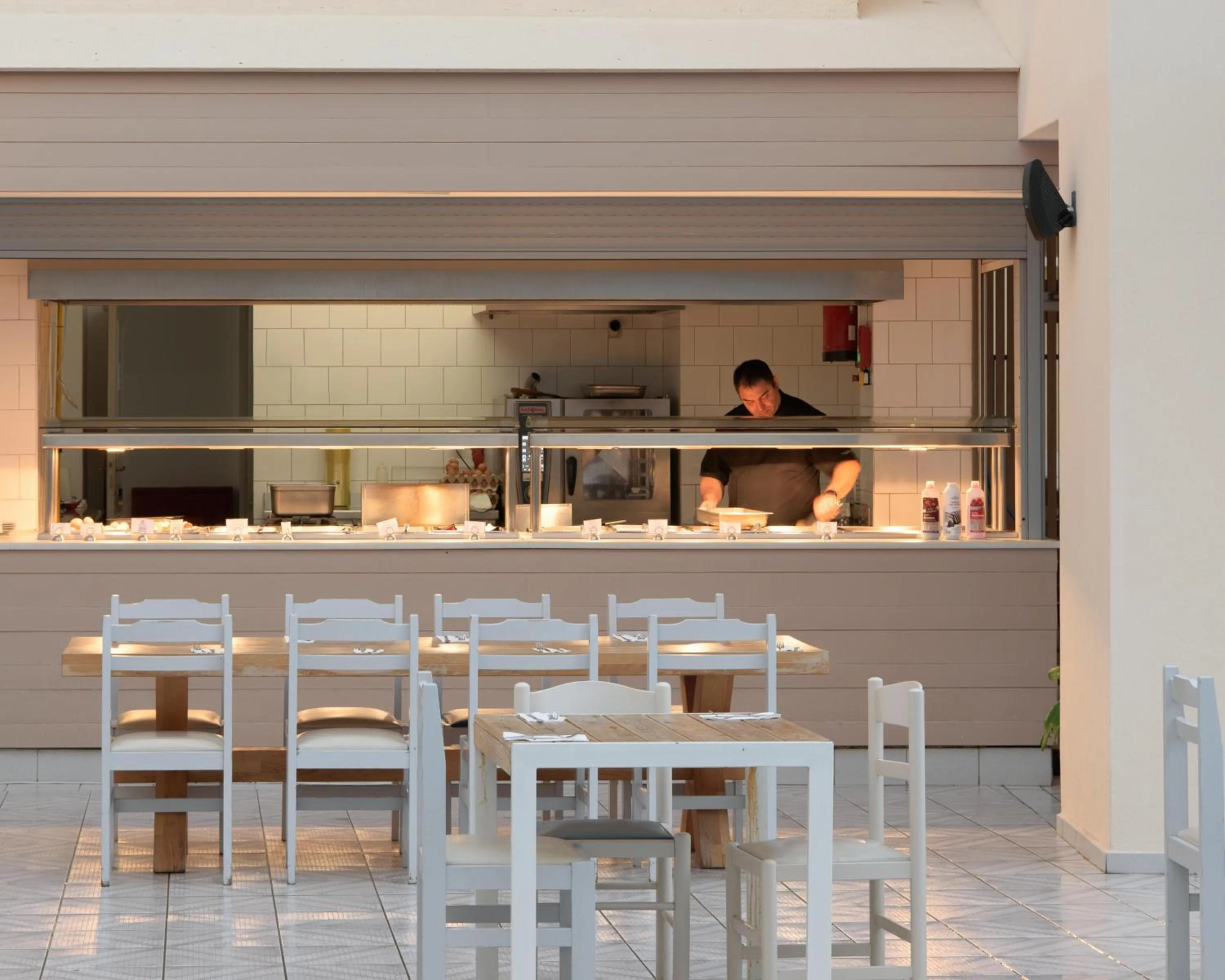 Restaurant/places to eat in Central Hersonissos Hotel