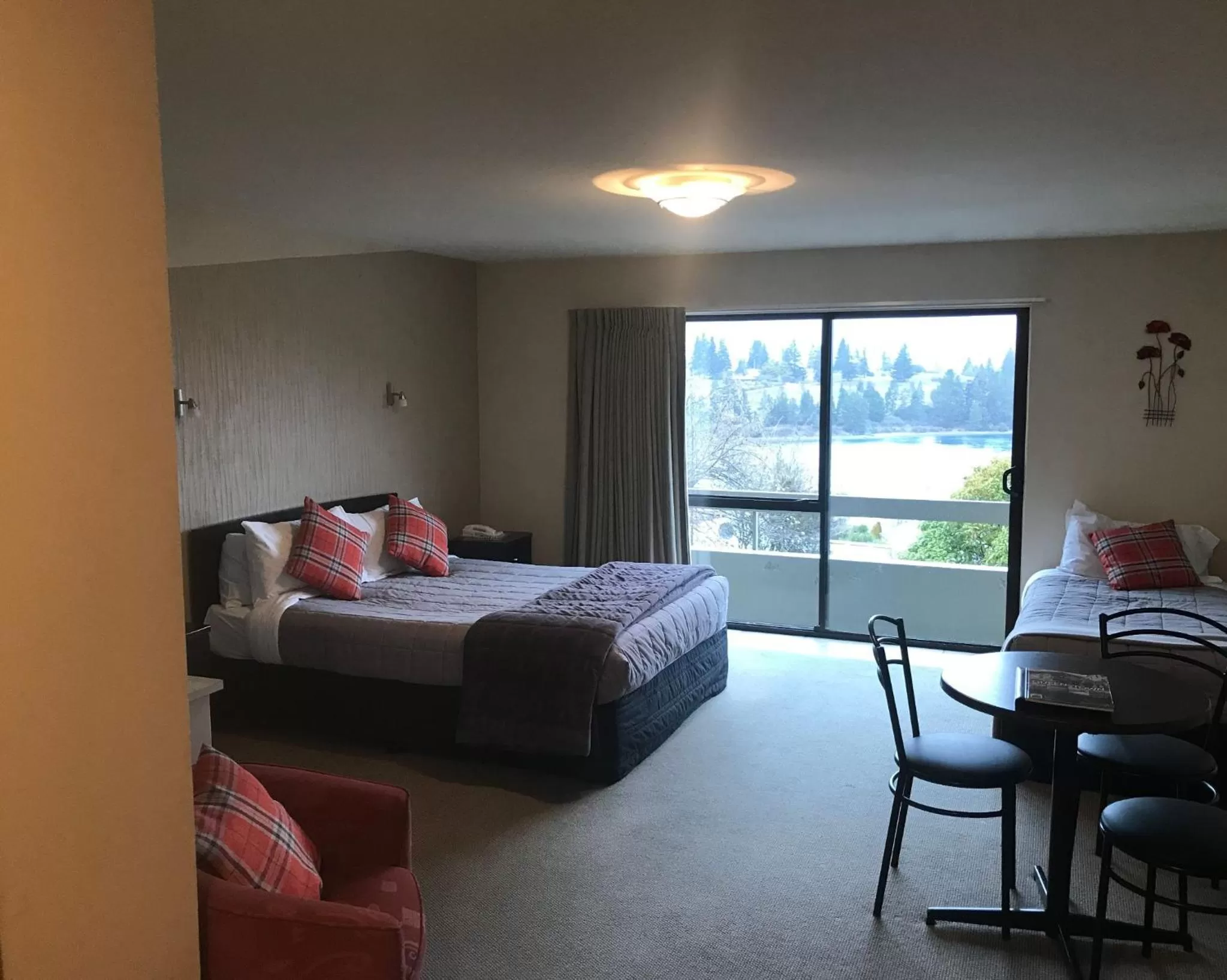 Lake Facing Kitchen Studio in Earnslaw Lodge