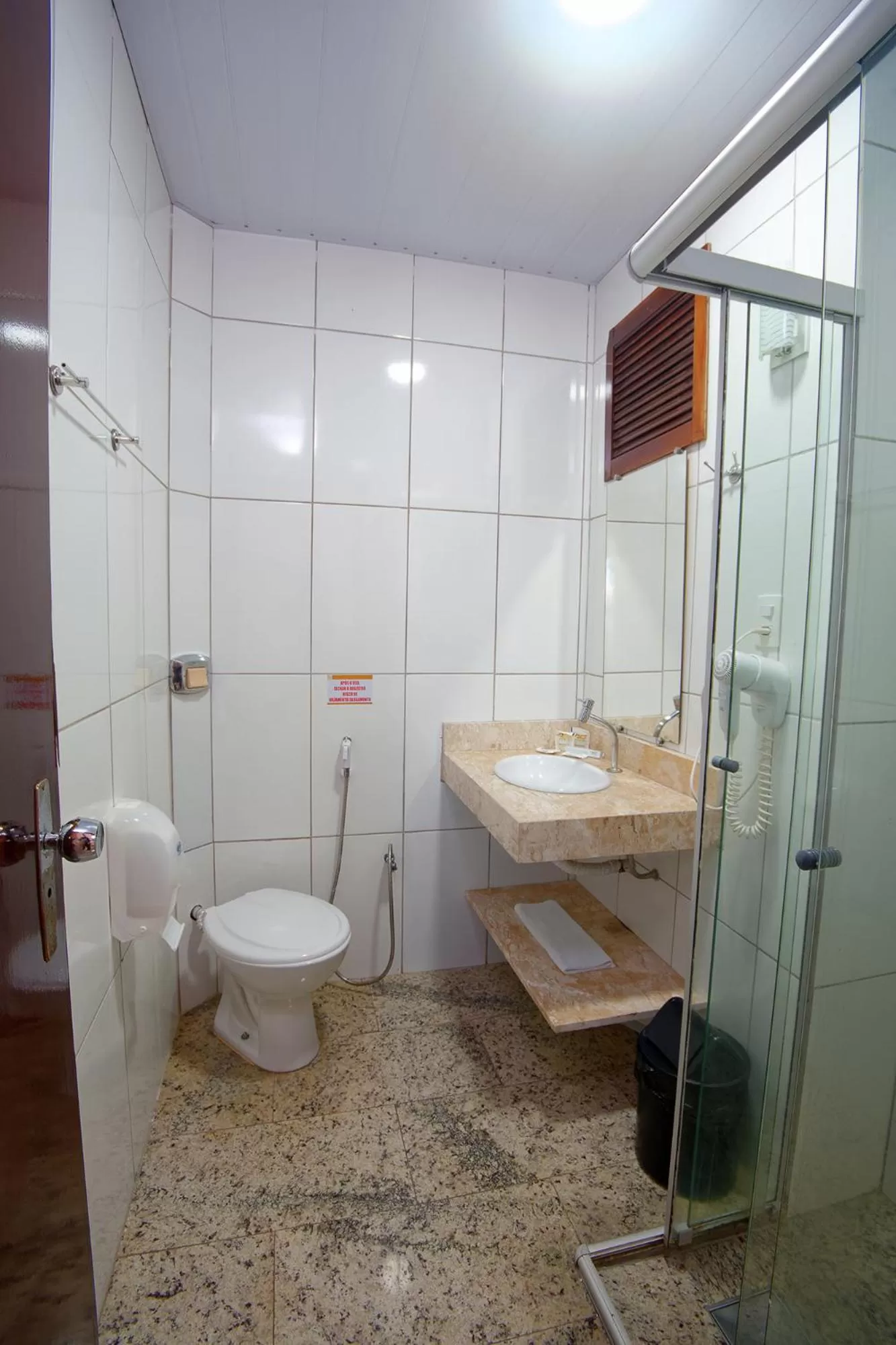 Shower in Fênix Hotel Campinas