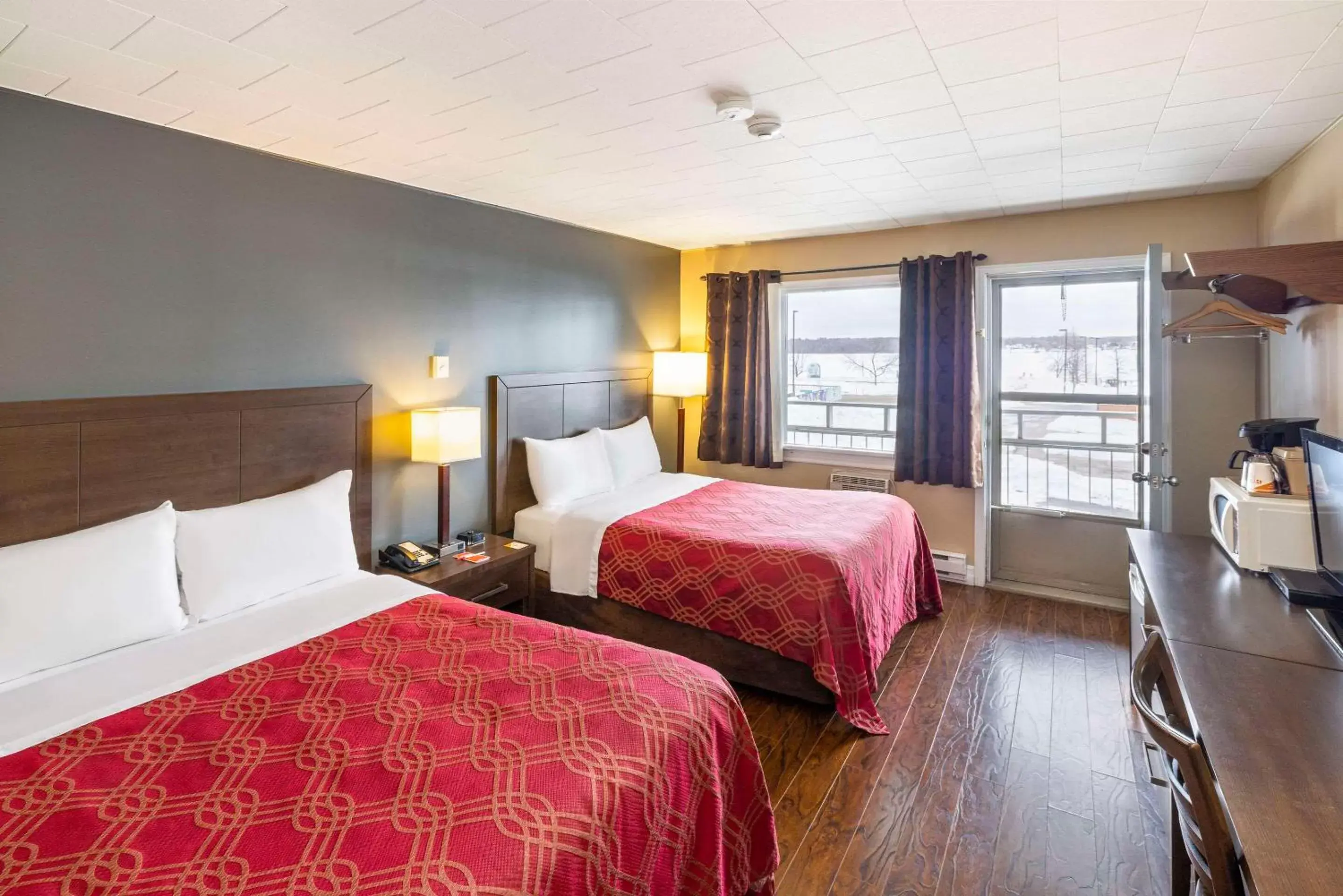 Double Room with Two Double Beds - Non-Smoking in Econo Lodge Miramichi Double Room with Two Double Beds - Non-Smoking in Econo Lodge Miramichi
