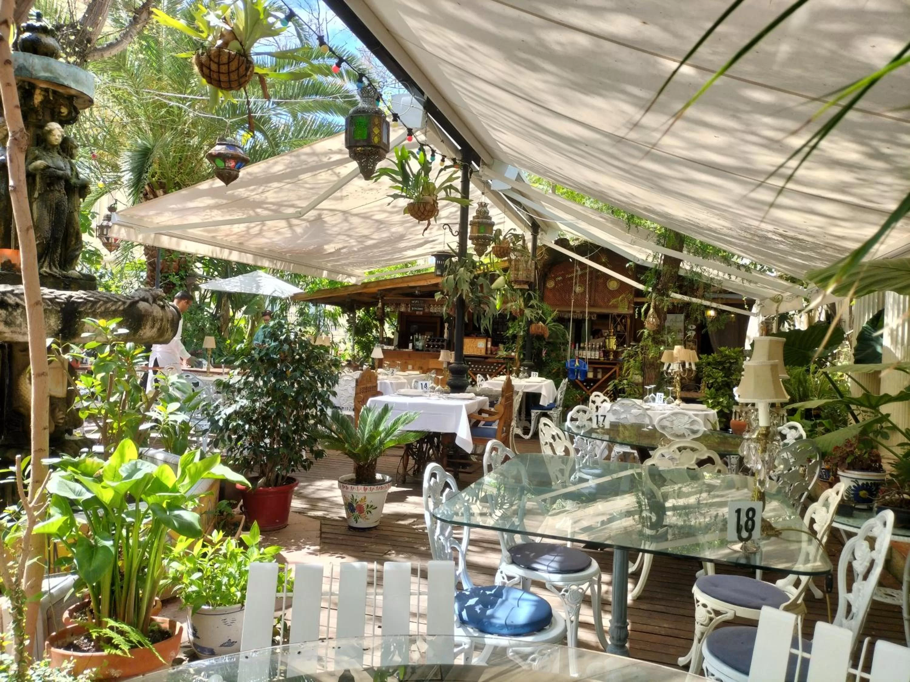 Restaurant/places to eat in Sitges Royal Rooms