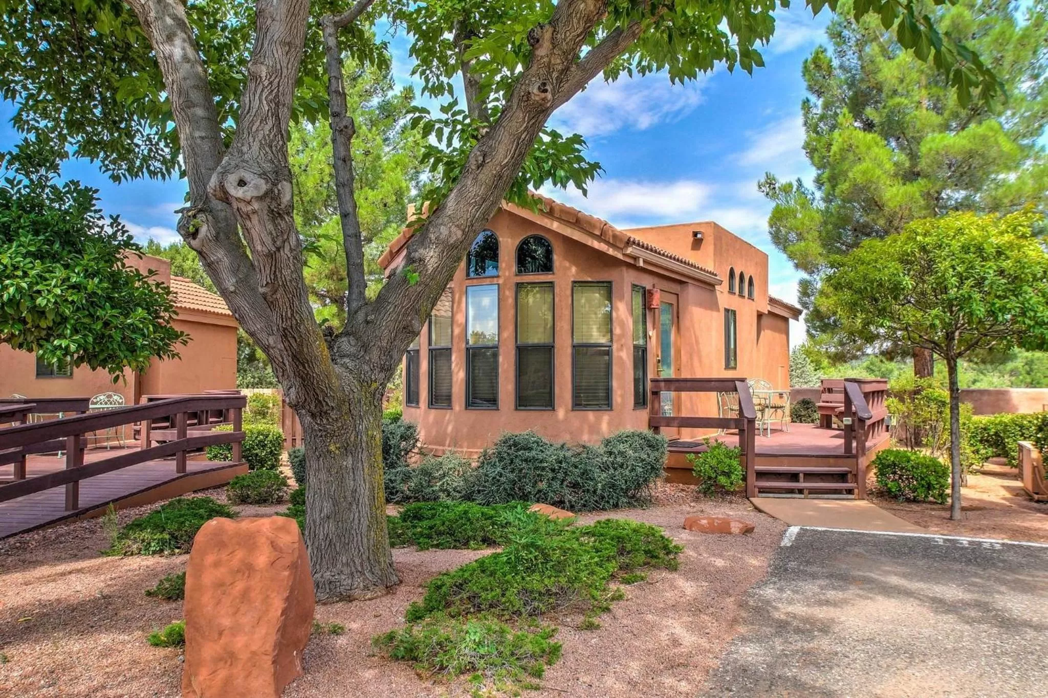 Property building in Sedona Pines Resort