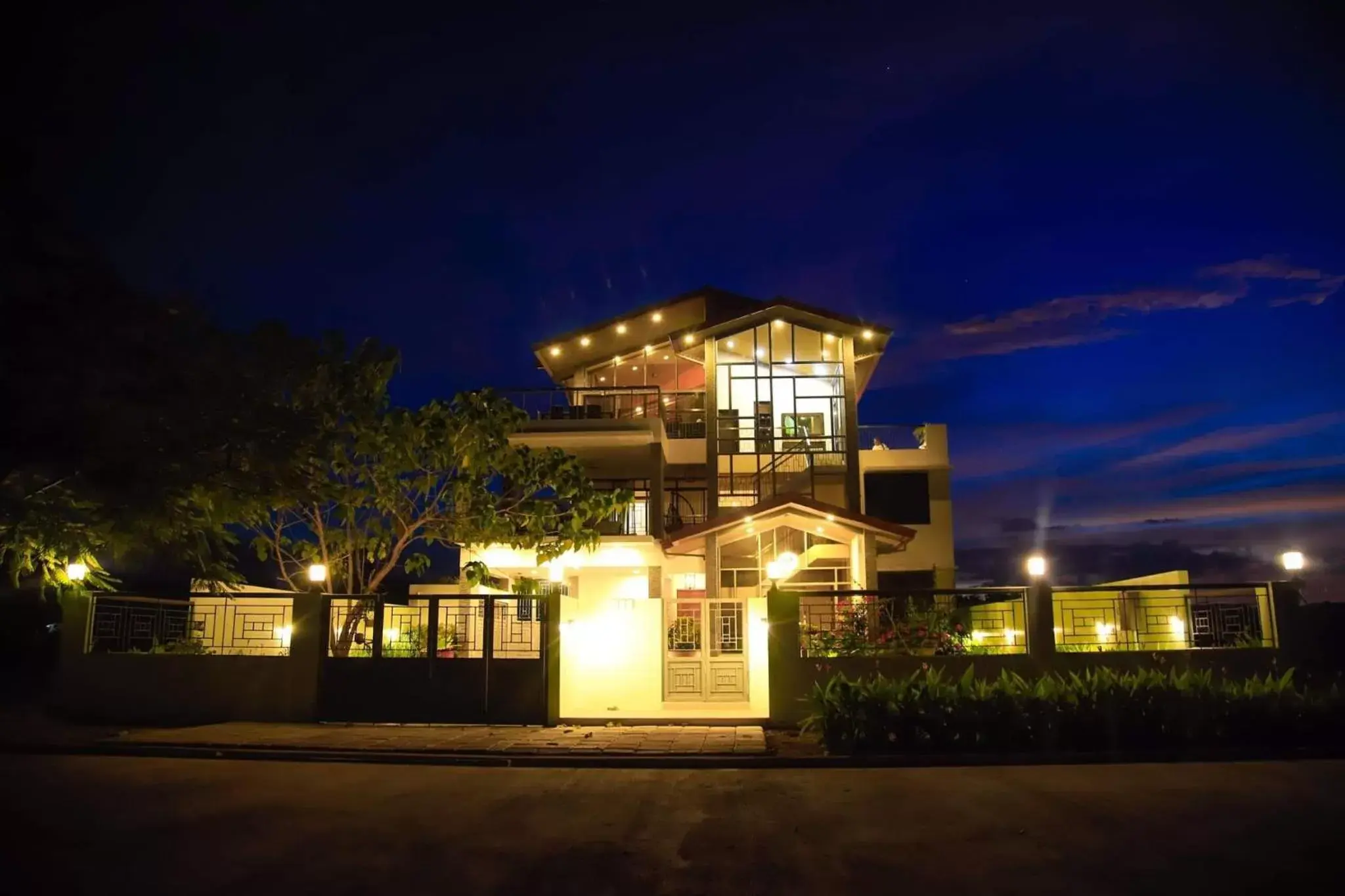 Three-Bedroom Suite in Bella Villa Coron Three-Bedroom Suite in Bella Villa Coron