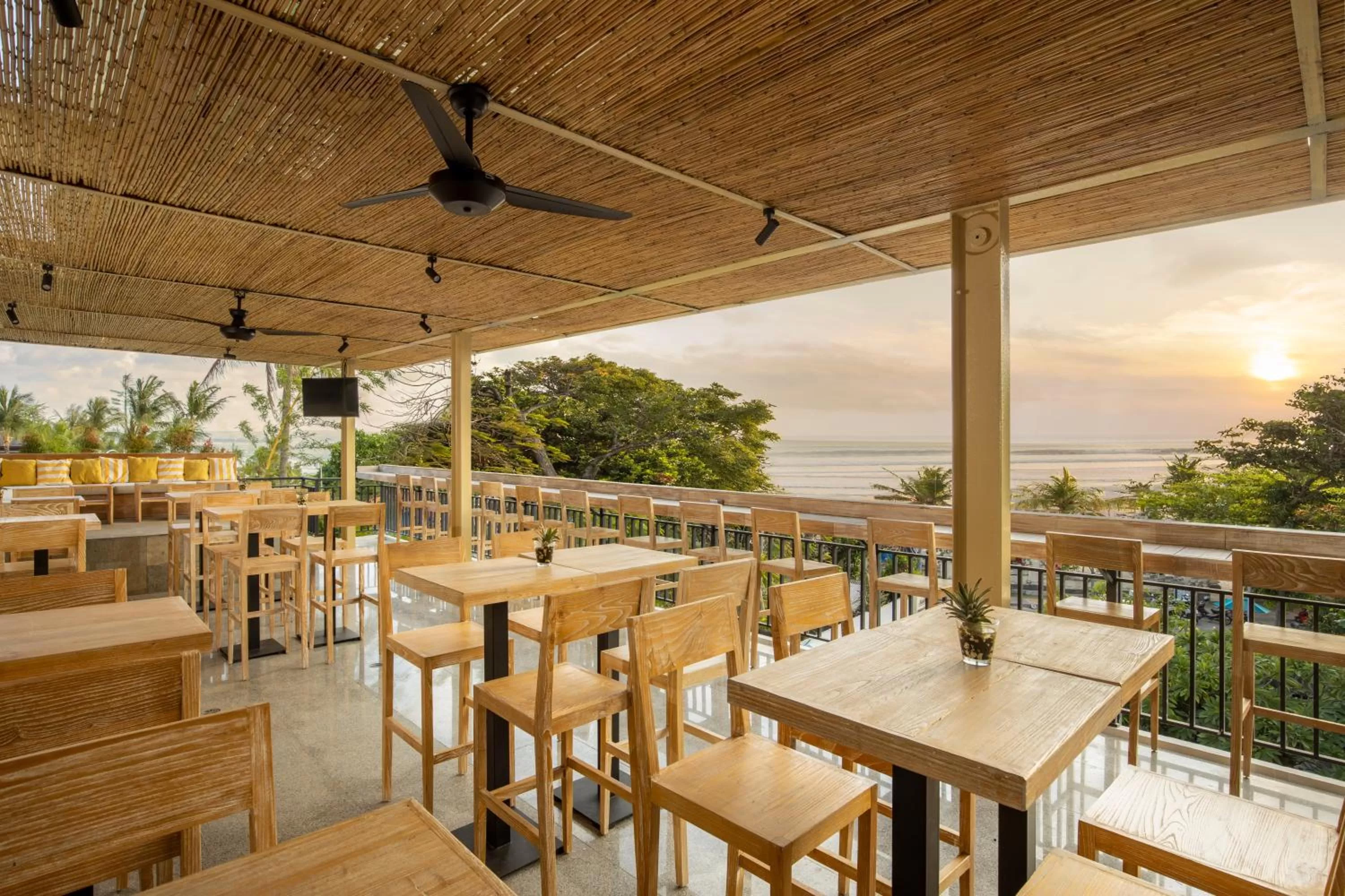 Restaurant/places to eat in Away Bali Legian Camakila