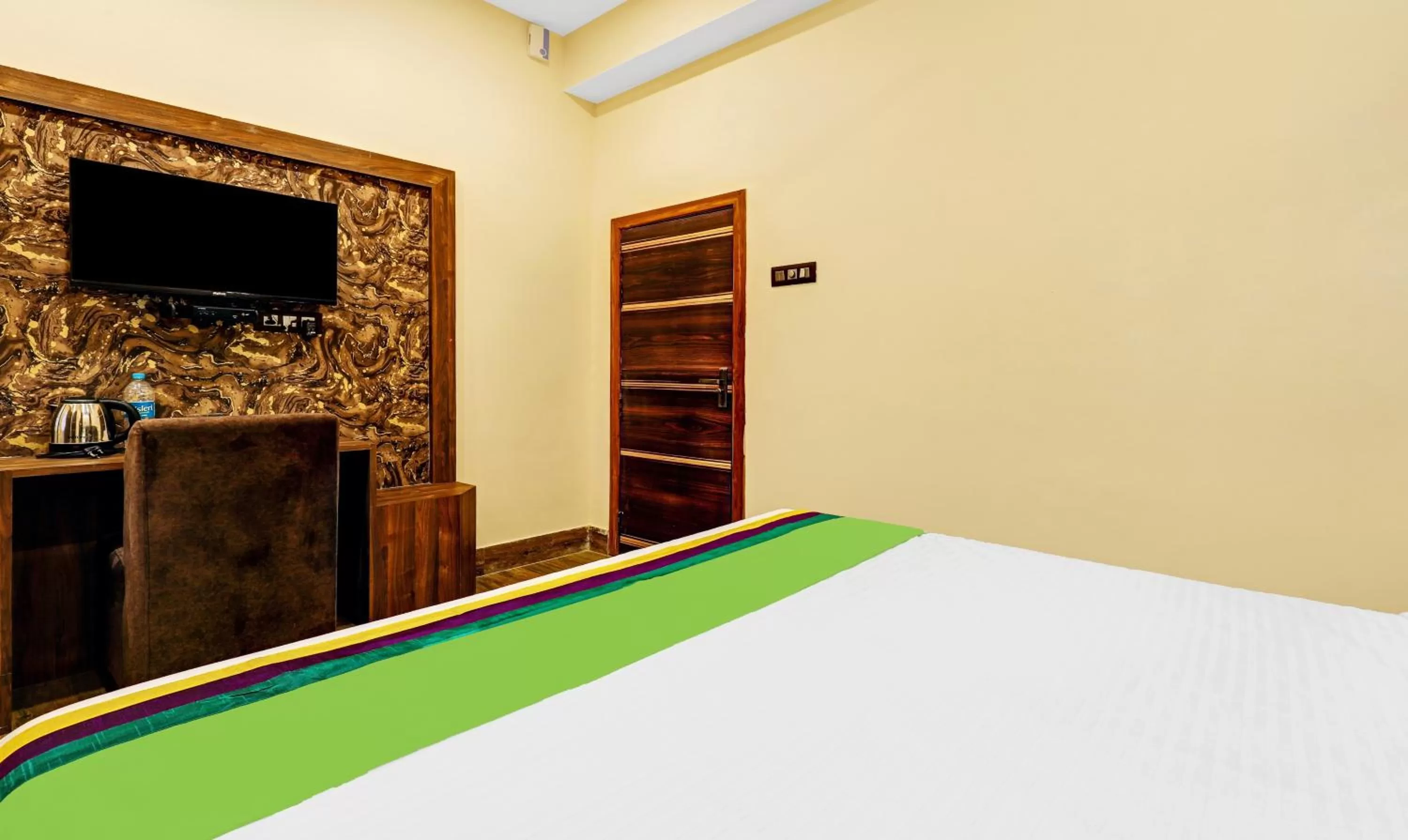 TV and multimedia, Bed in Treebo Spring Brook