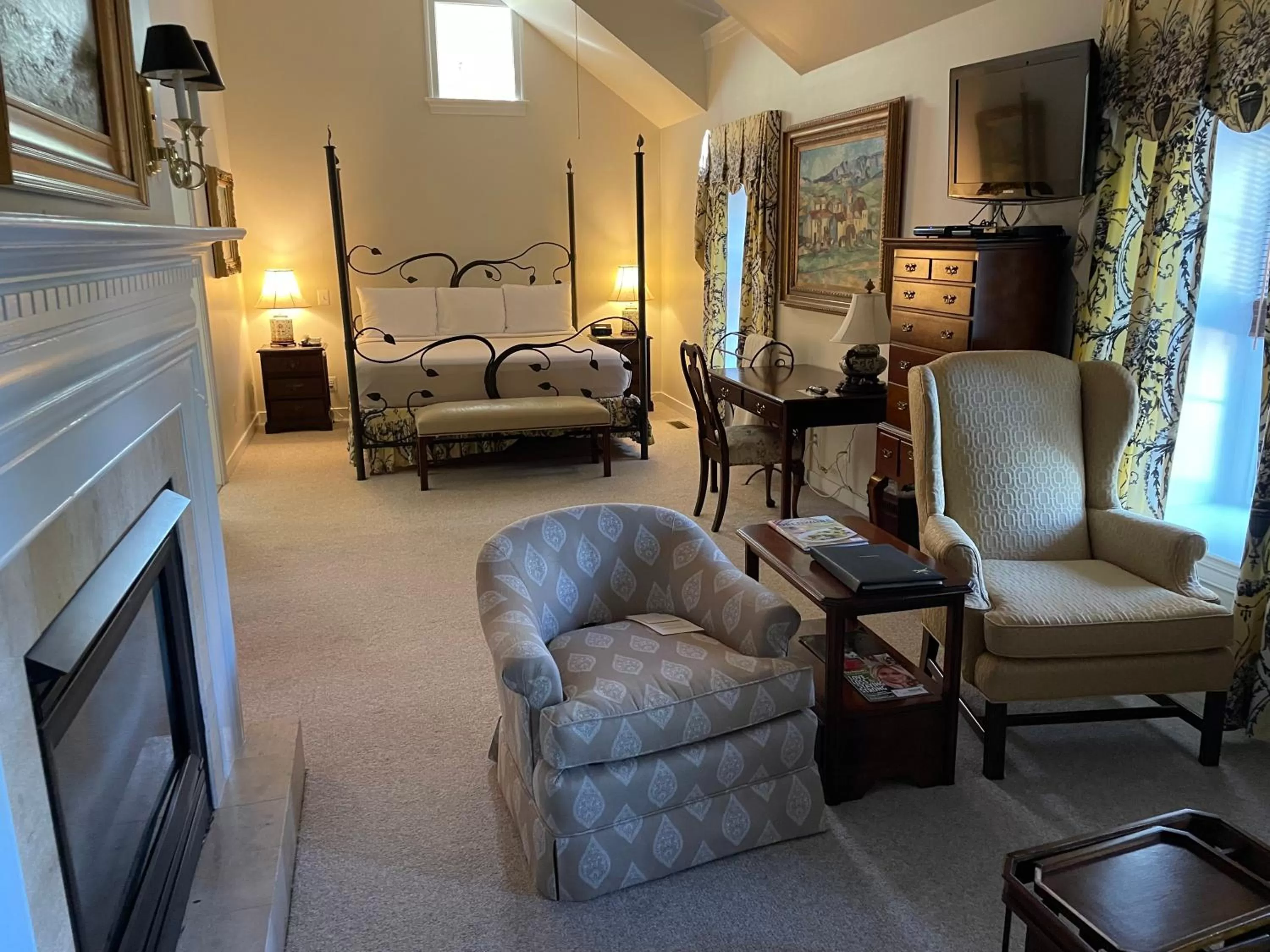 Bed in The Inn at Montchanin Village & Spa