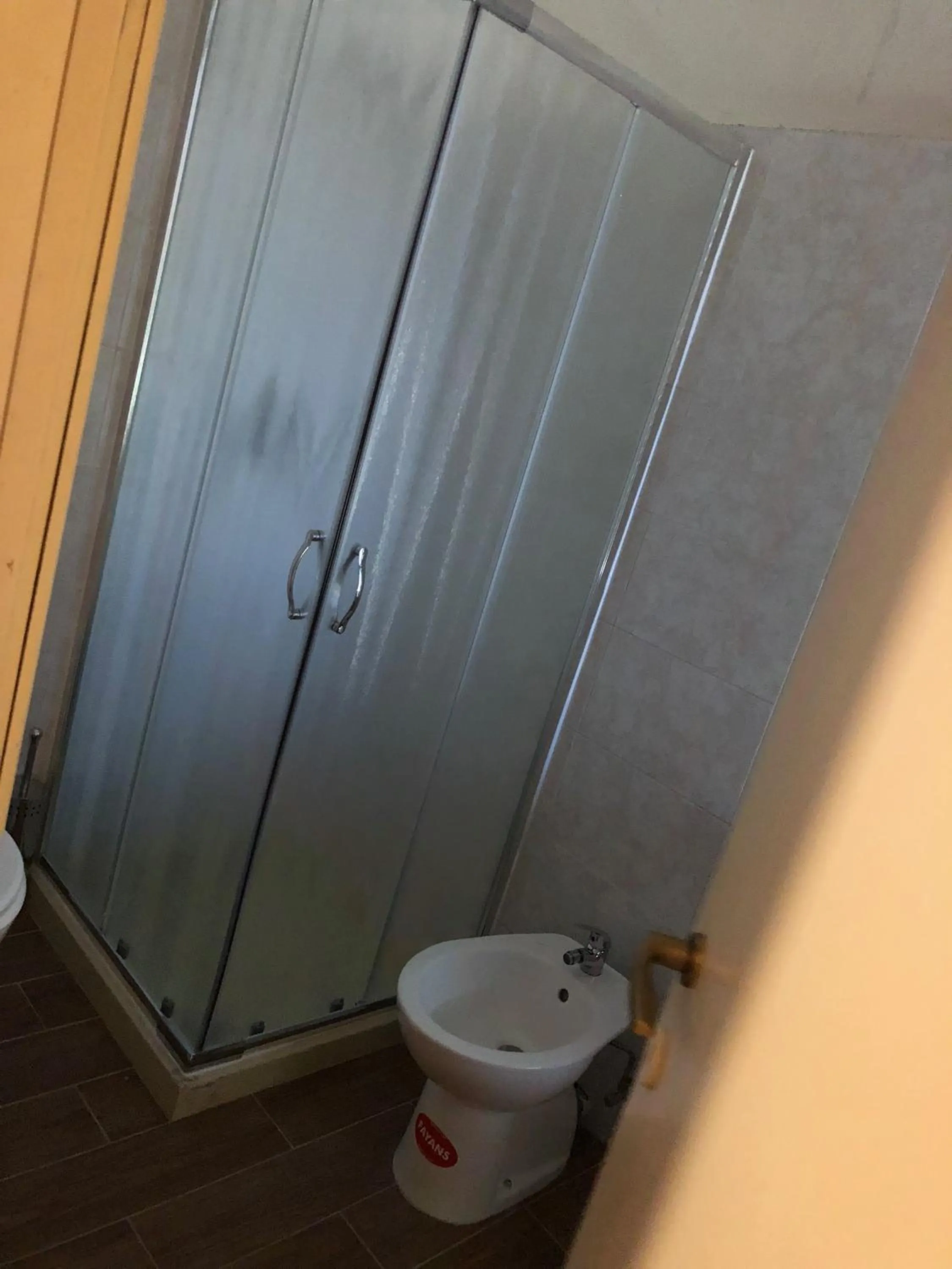 Shower in Albergo Corvetto Corso Lodi