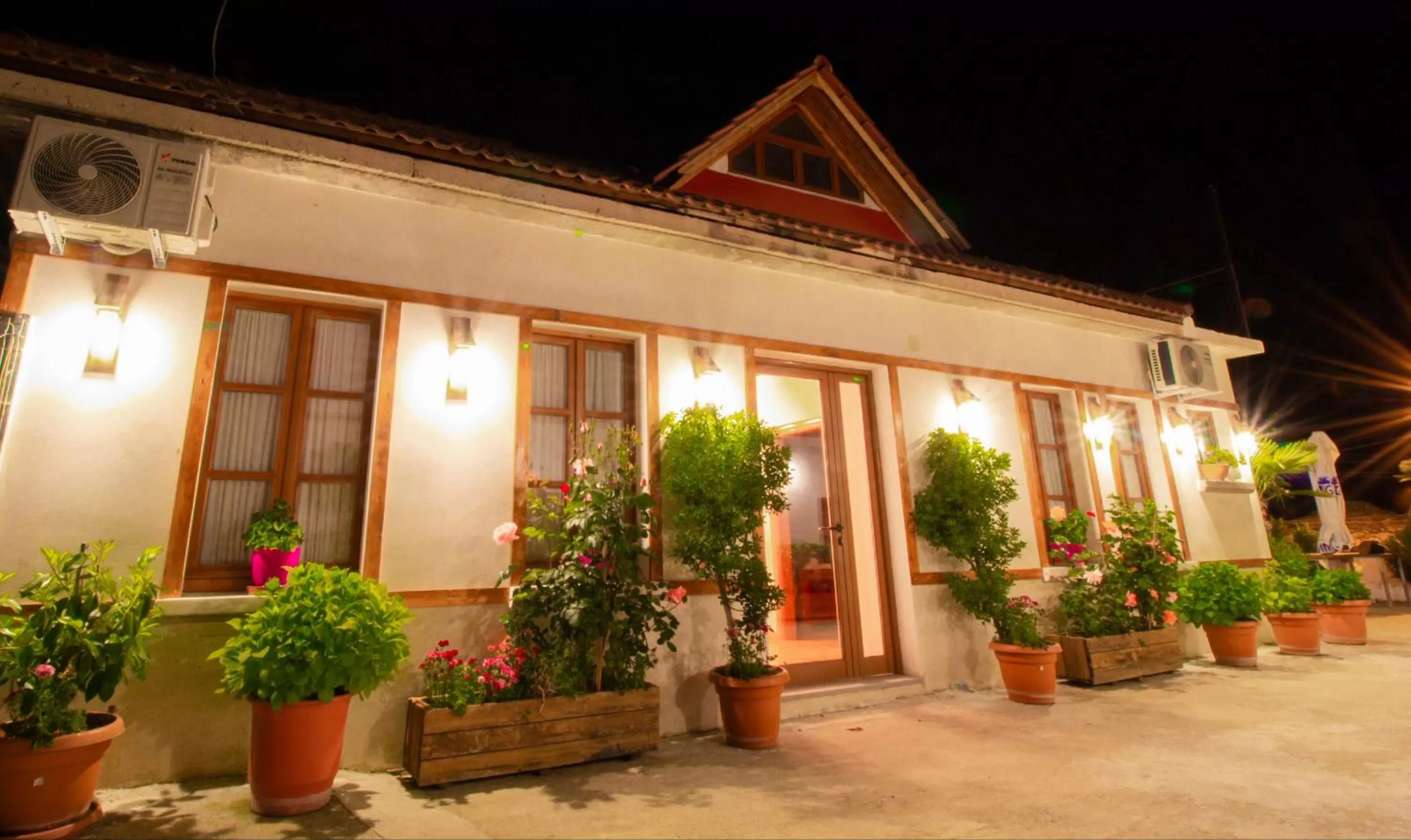 Property Building in Hotel Bebej Tradicional