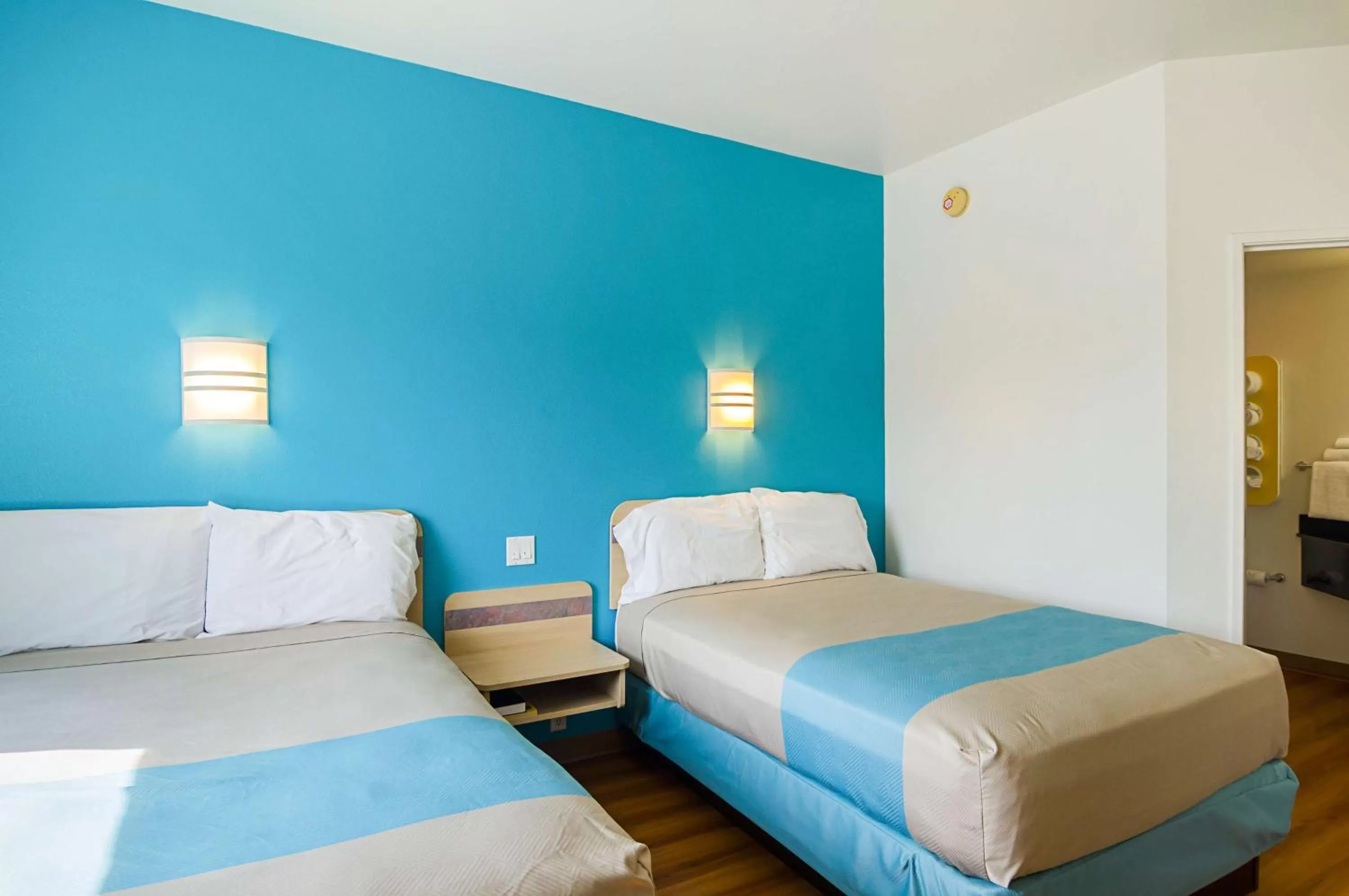 Bedroom, Bed in Motel 6-Wheatland, WY