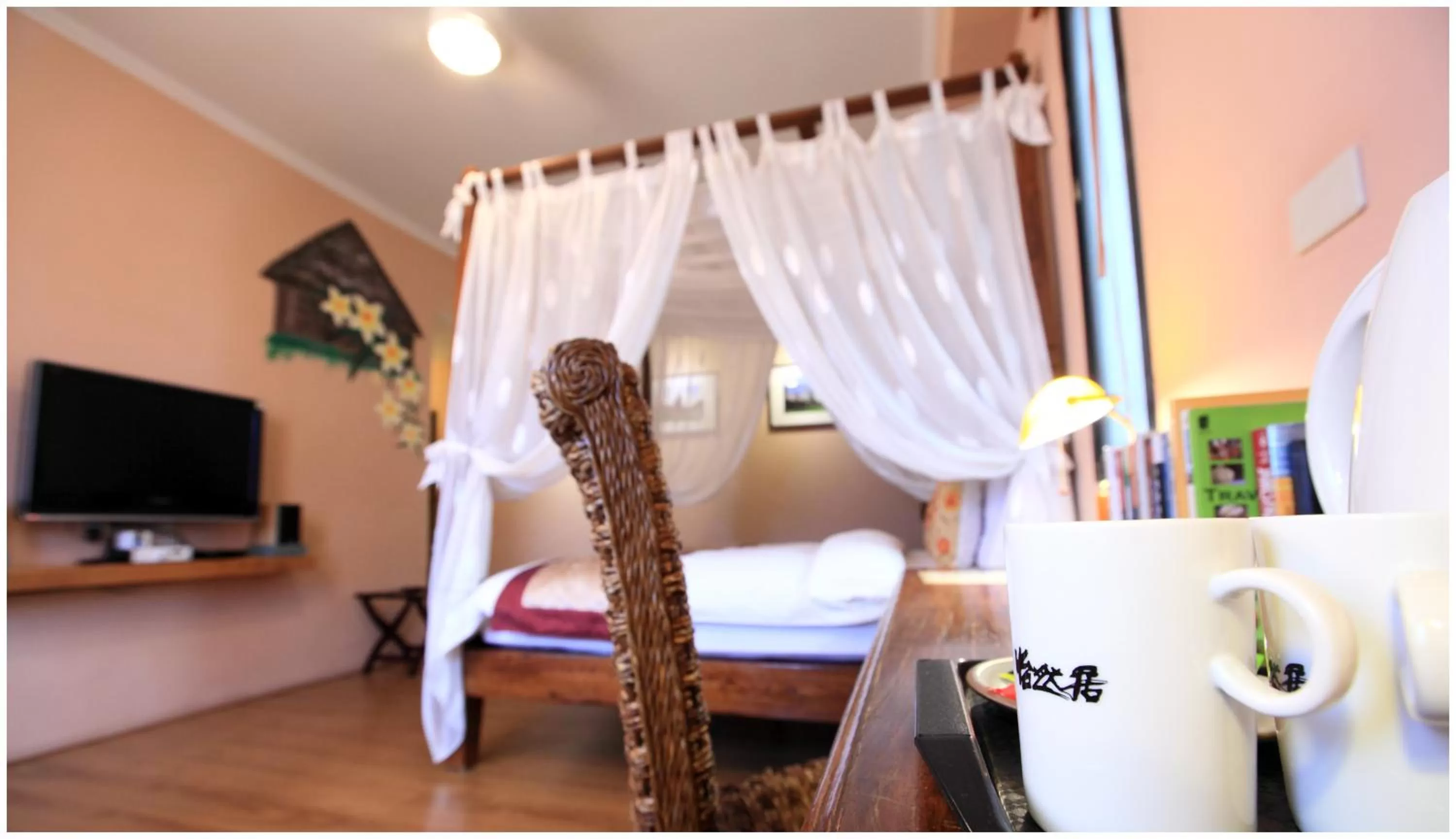 Decorative detail, Bed in Errantry Lodge & Studio