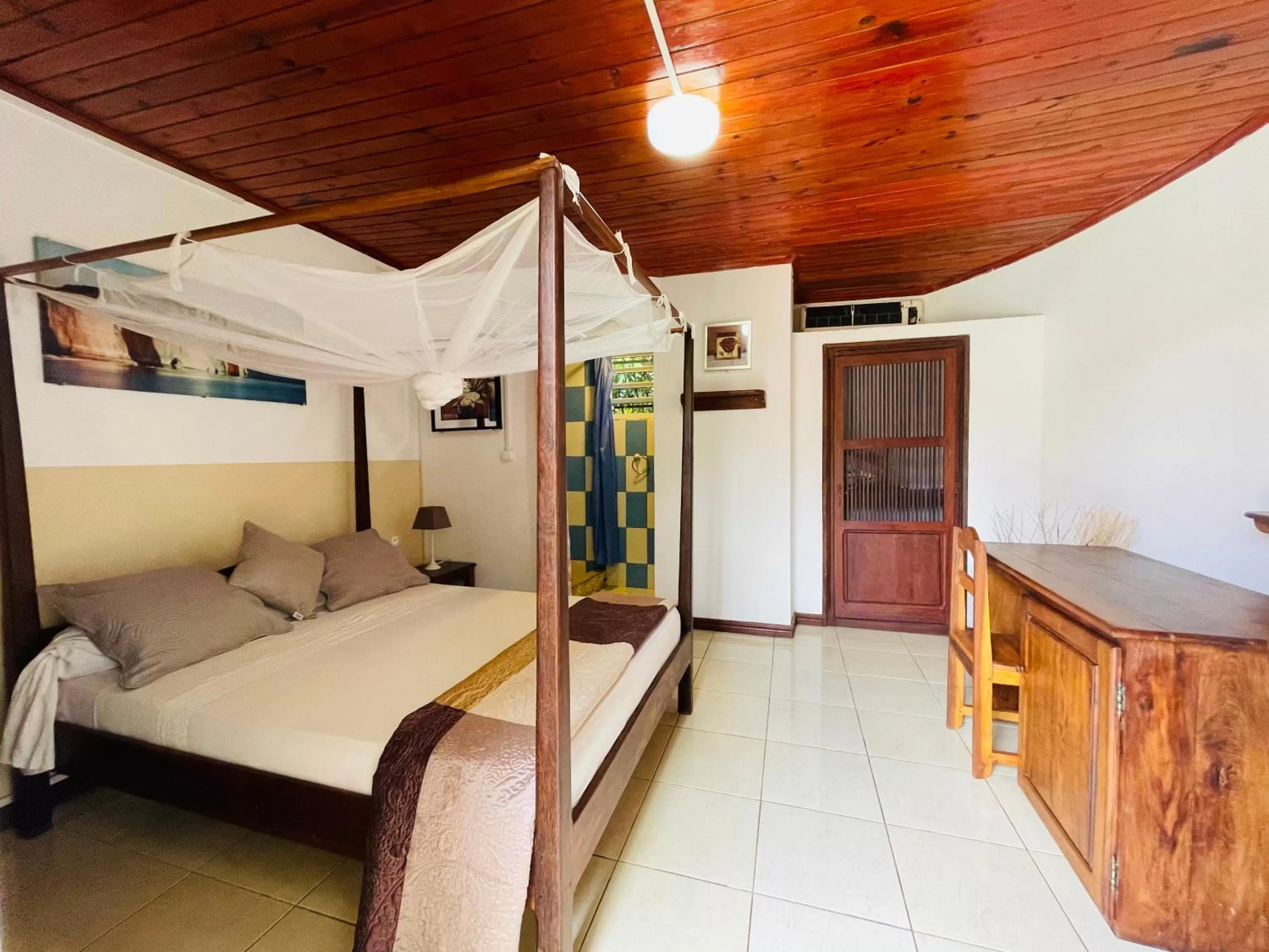 Bedroom, Bed in Régina Lodge Diégo Suarez Madagascar