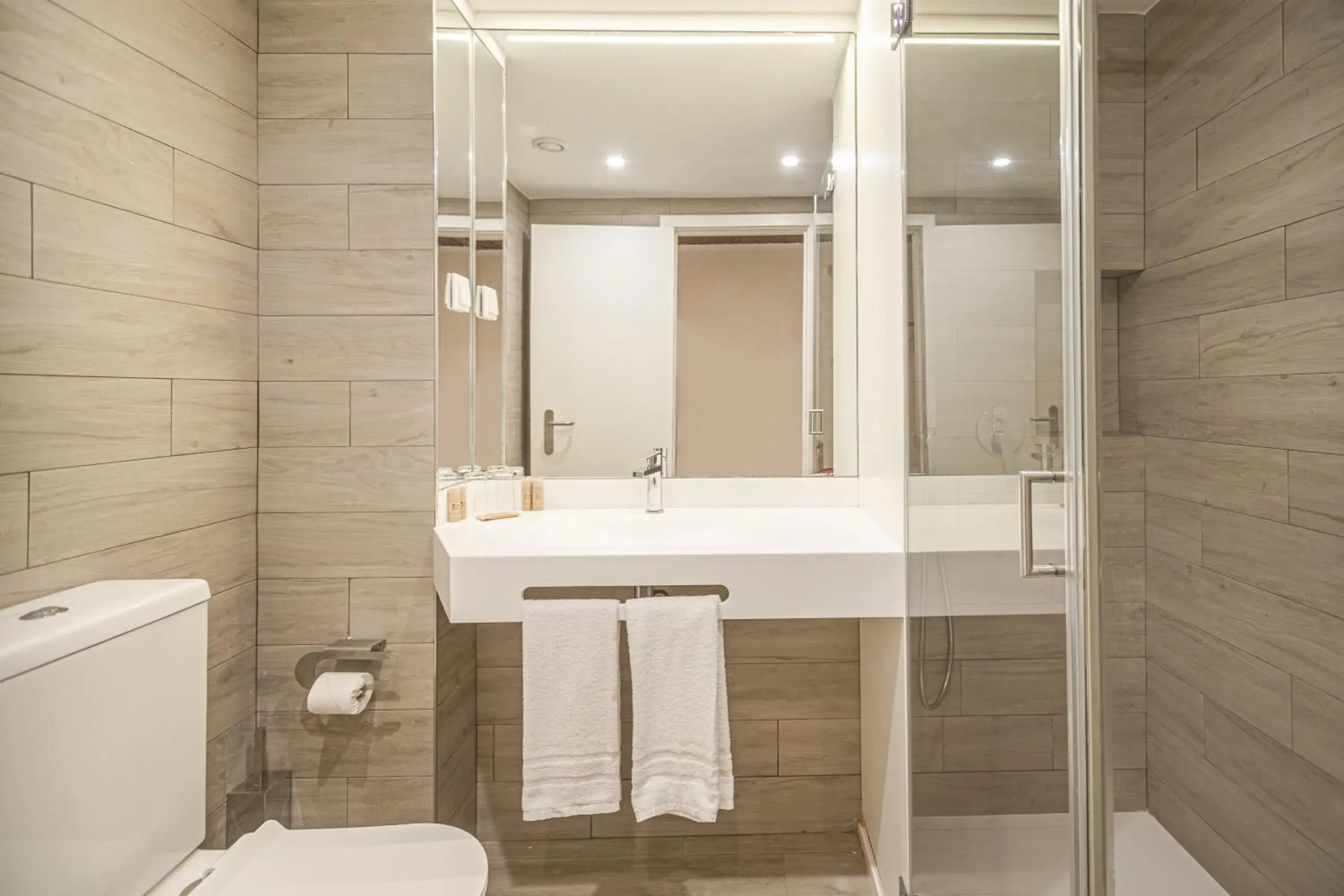 Budget Room in Estalagem Muchaxo Hotel Budget Room in Estalagem Muchaxo Hotel