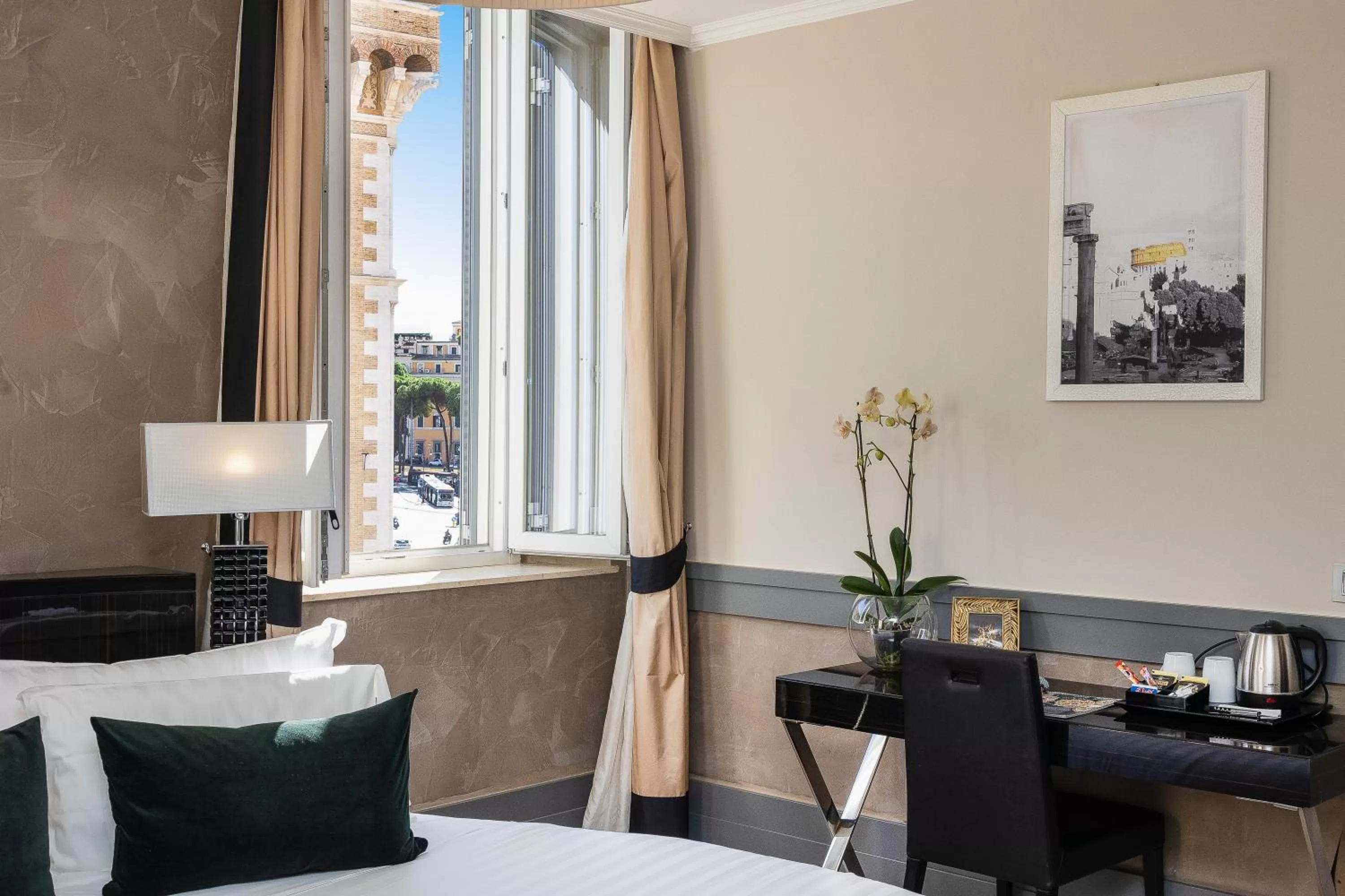 Bedroom, Bed in Hotel Castellino Roma