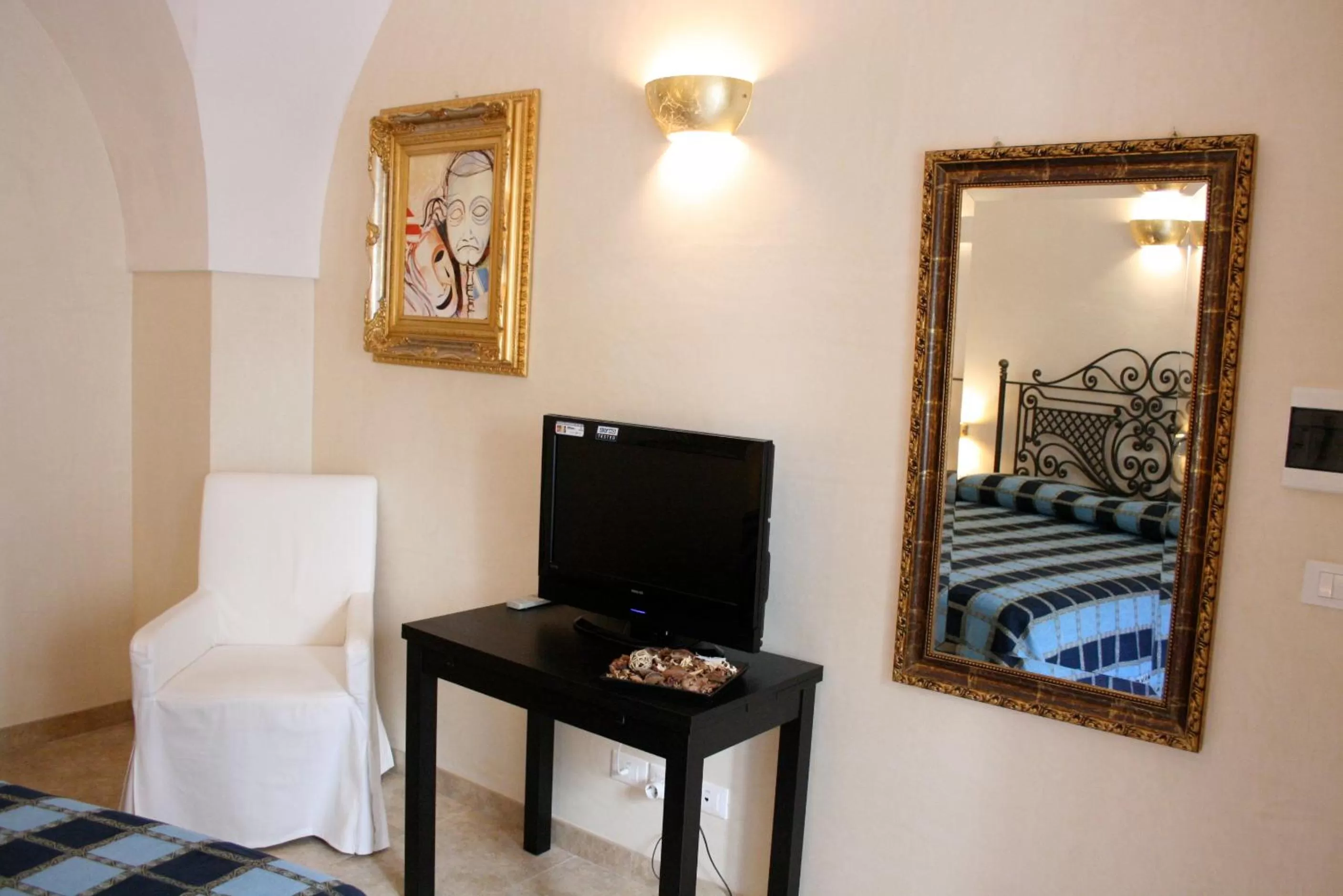 Photo of the whole room, Bed in Dimora Storica ''Casa Sicuro''