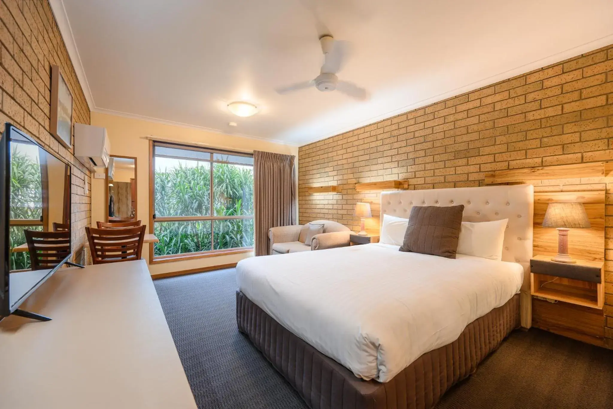 Queen Room in AAt 28 Goldsmith Motel Queen Room in AAt 28 Goldsmith Motel