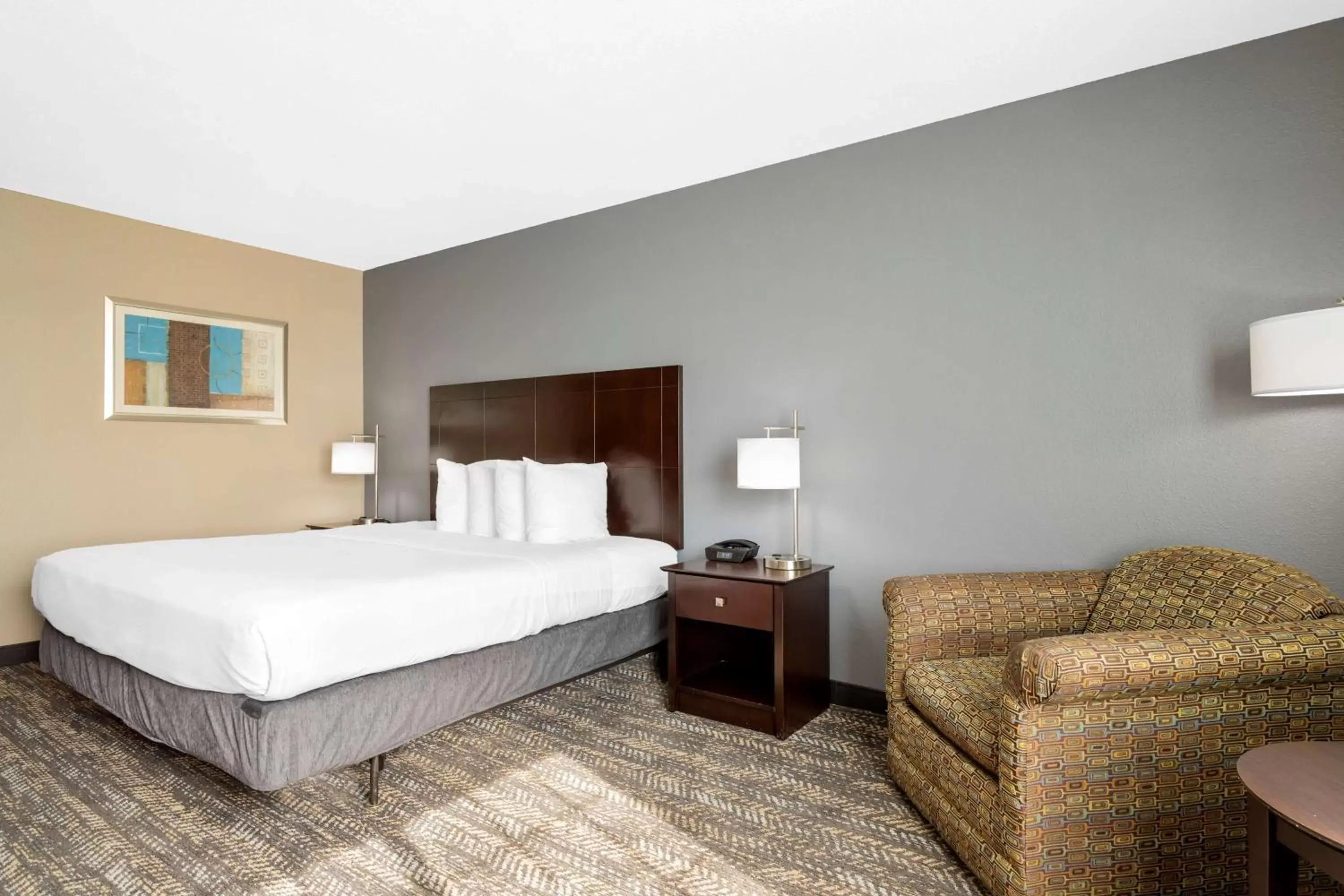 King Room with Bath Tub - Disability Access/Non-Smoking in Best Western Natchitoches Inn King Room with Bath Tub - Disability Access/Non-Smoking in Best Western Natchitoches Inn