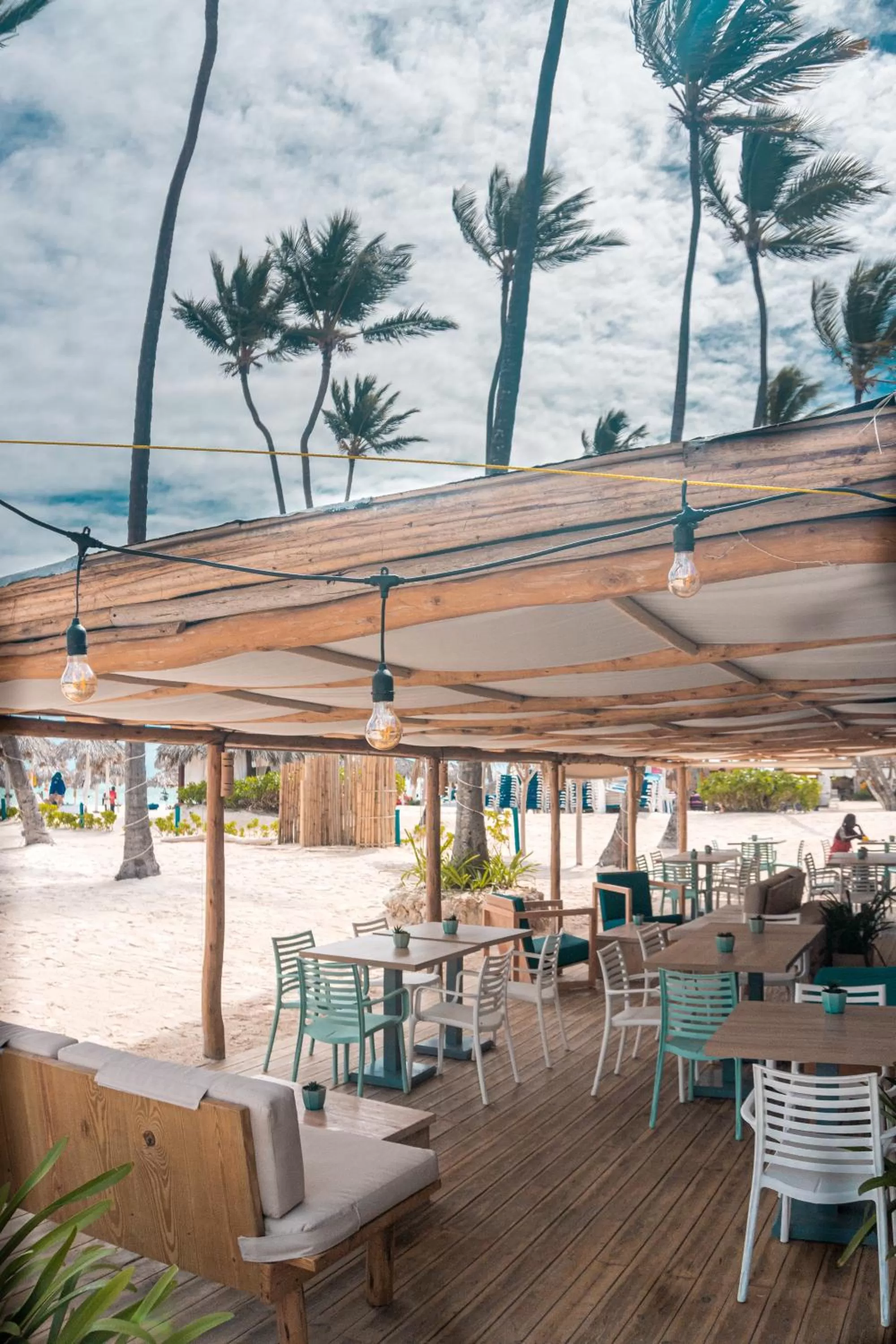 Restaurant/places to eat in Villa Blanca Beach Club