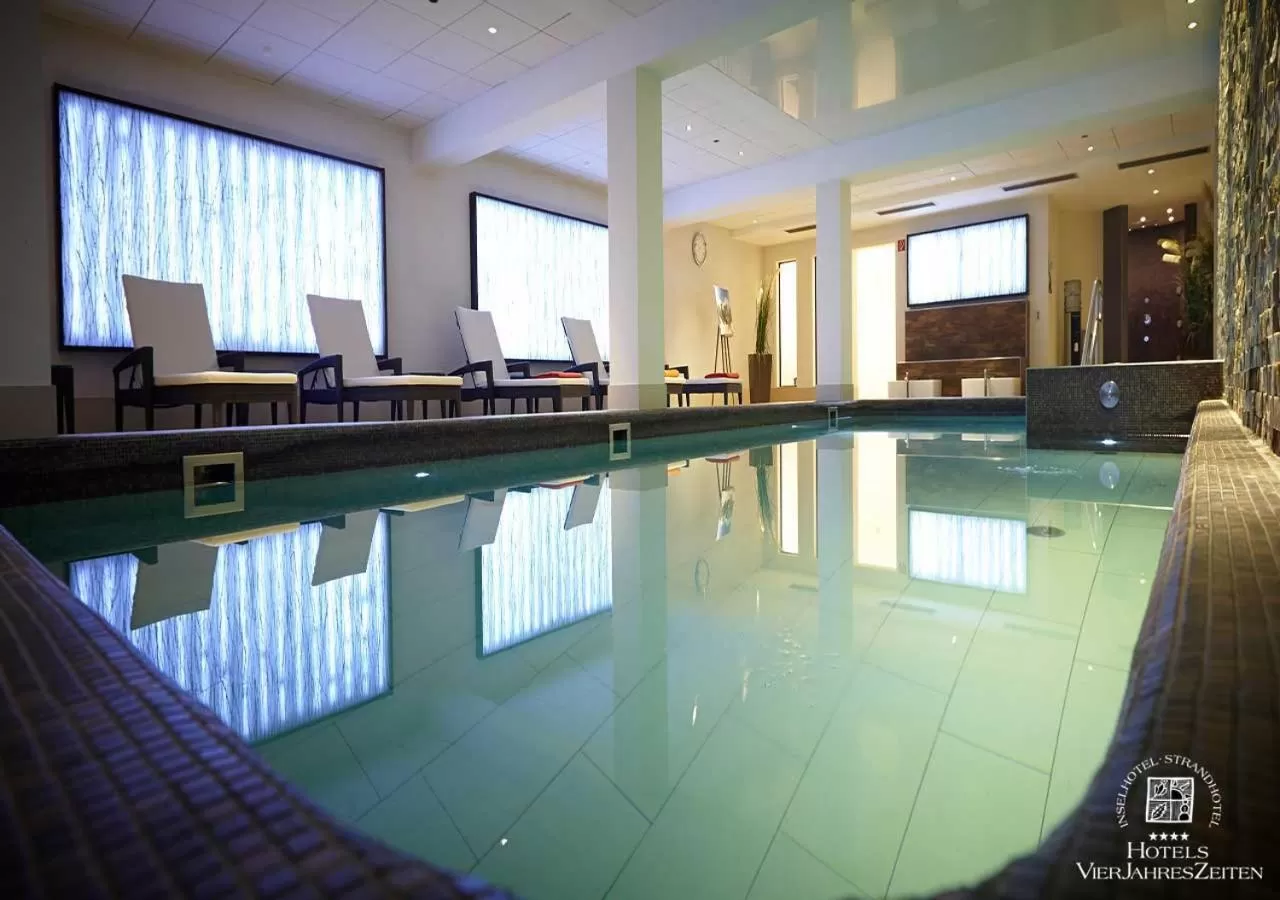 Spa and wellness centre/facilities, Swimming Pool in Strandhotel VierJahresZeiten