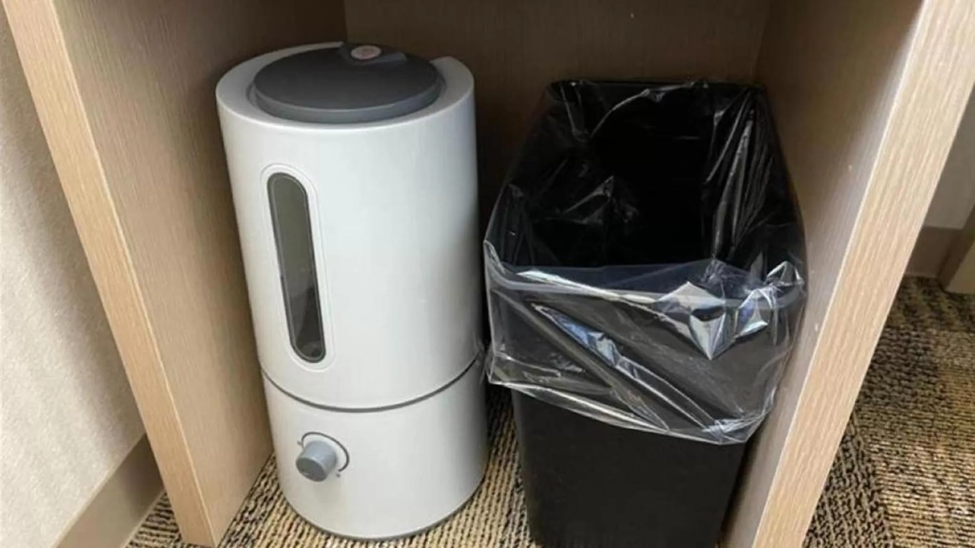 Photo of the whole room in Toyoko Inn Mikawa anjo eki Shinkansen Minami guchi No 1