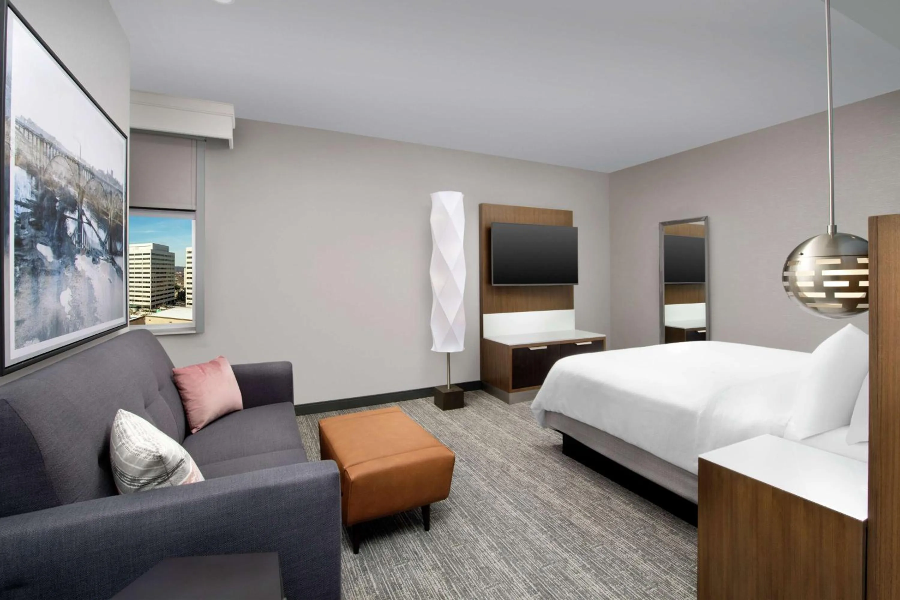 Bedroom, Bed in Embassy Suites By Hilton Knoxville Downtown