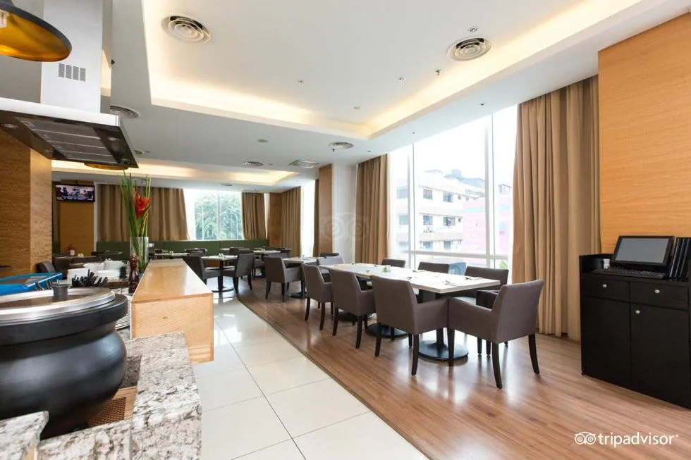 Restaurant/places to eat in WP Hotel