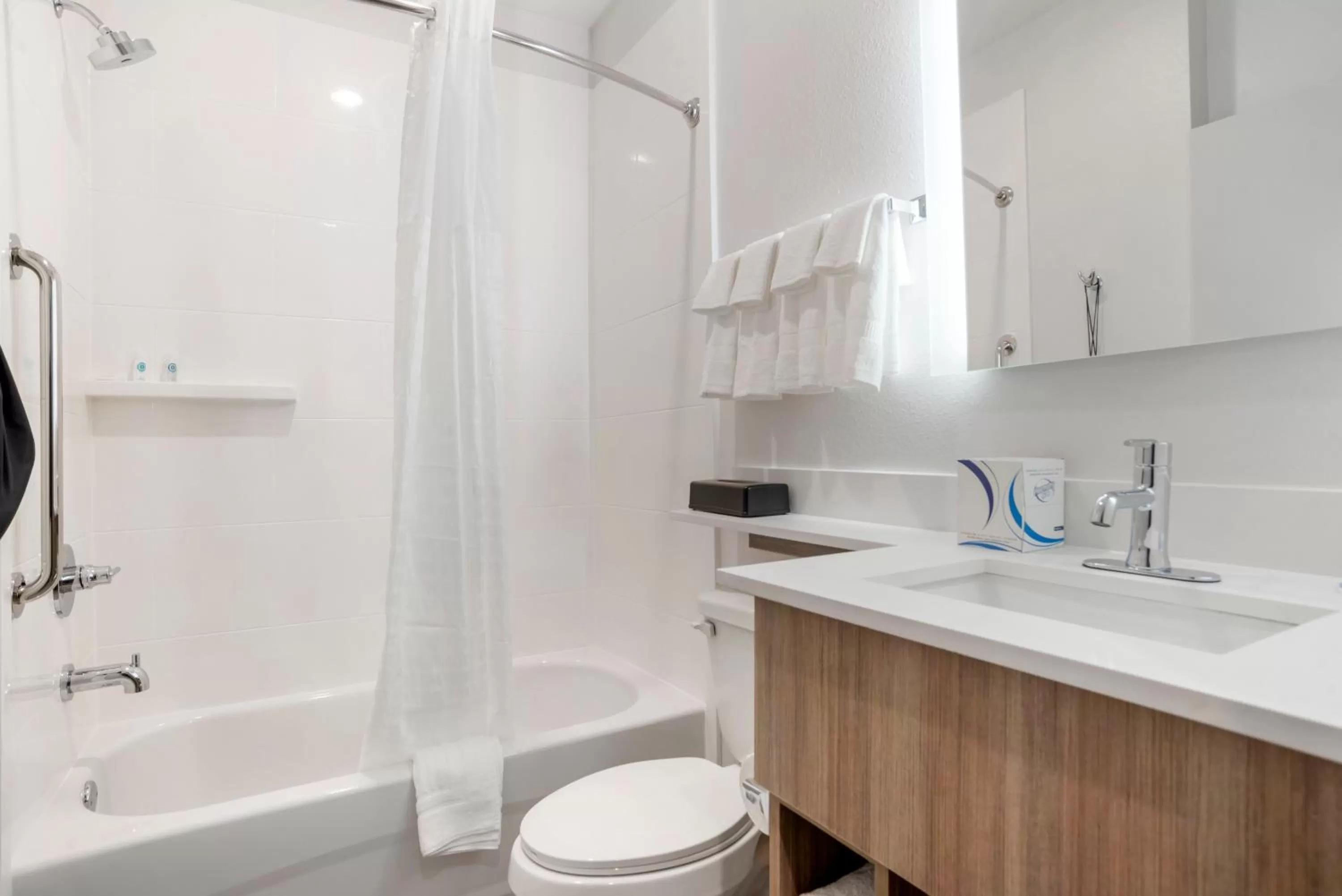 Bathroom in Comfort Inn & Suites Destin near Henderson Beach