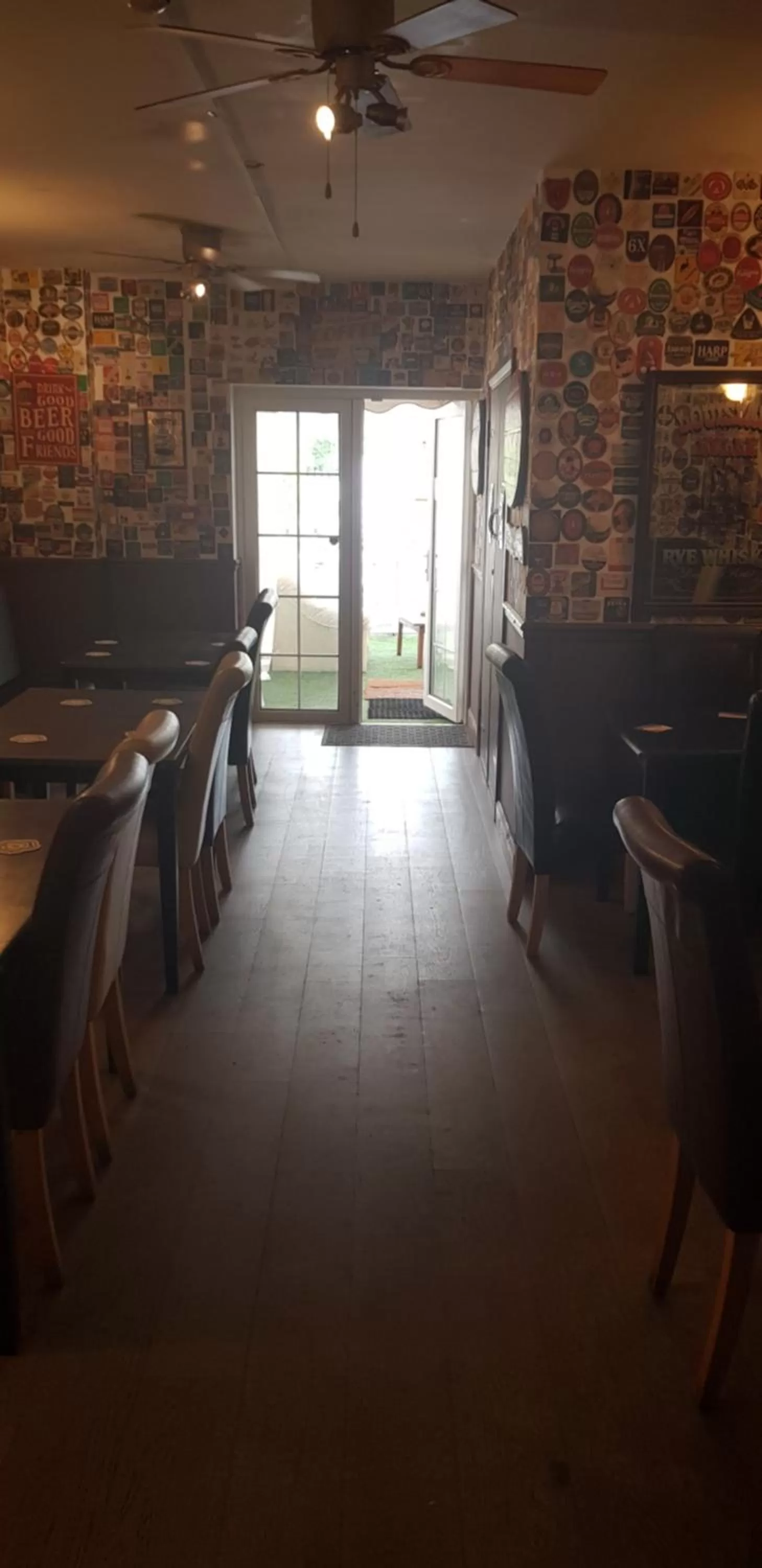 the jackdaw pub SELF CATERING STATIC CARAVAN free breakfast supplied